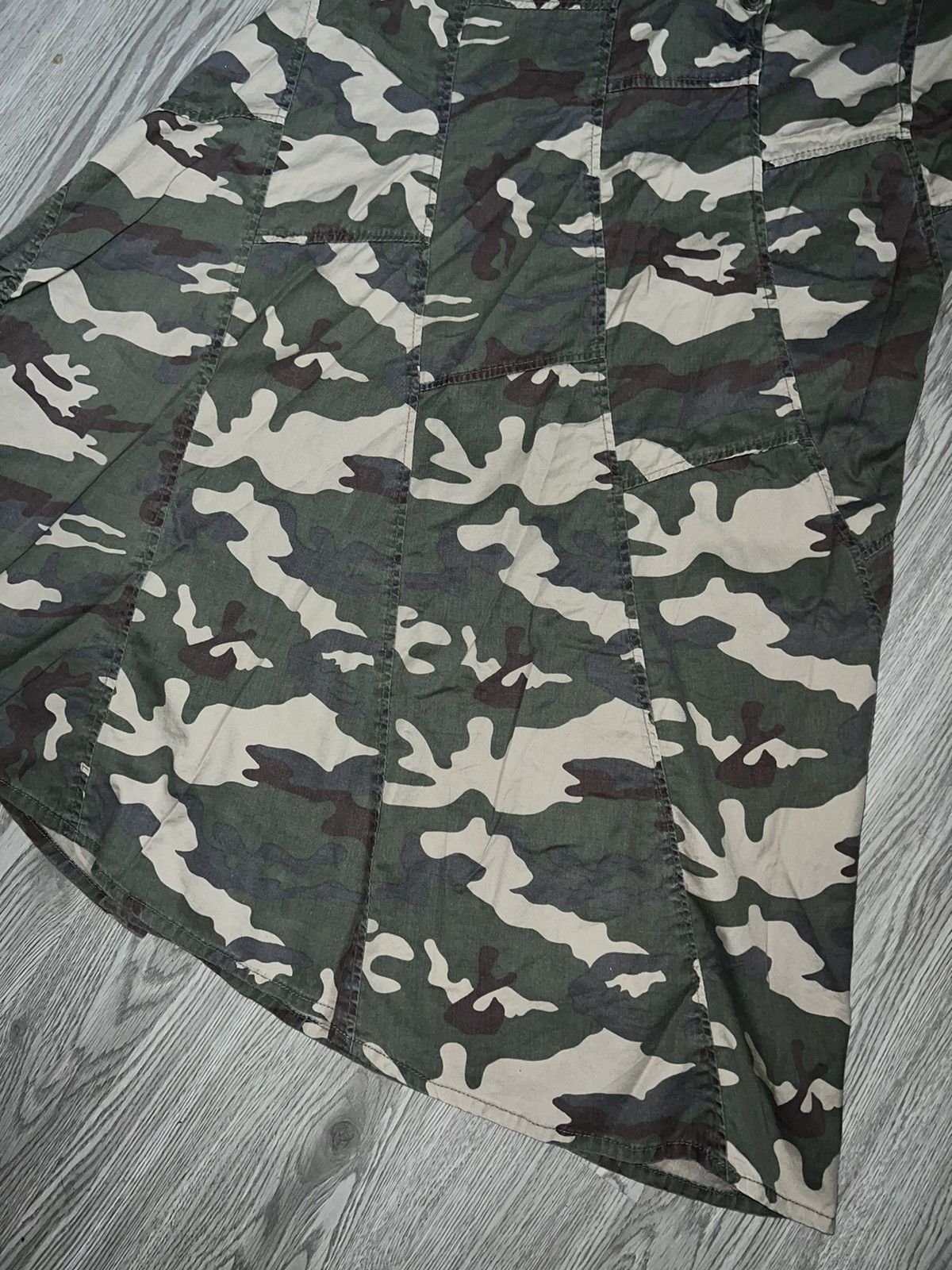 Japanese Brand Camo mermaid long skirt🧜🏻‍♀️ Size 27" / US 4 / IT 40 - 5 Thumbnail