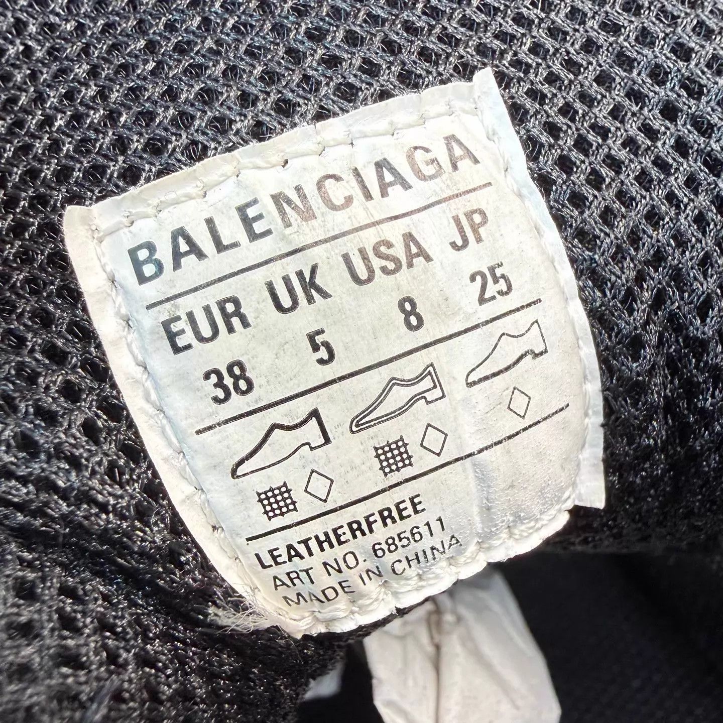 Balenciaga Balenciaga Defender Black Vintage Tire Shoes 38 99 Box & Acc Size US 8 / IT 38 - 9 Thumbnail