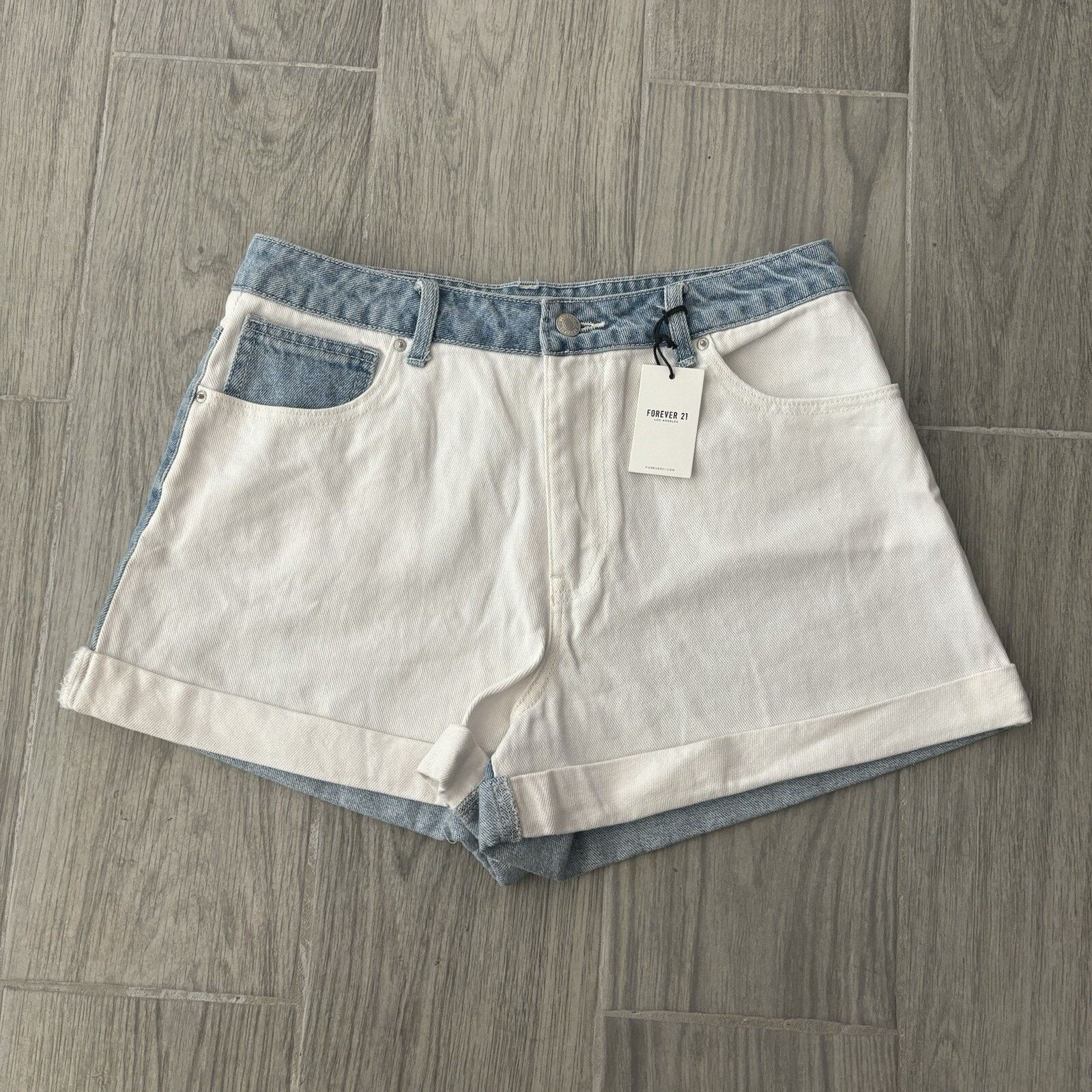 Forever 21 NWT Forever 21 Women’s Sz. 29 White Blue Denim Shorts Size 29" - 1 Thumbnail
