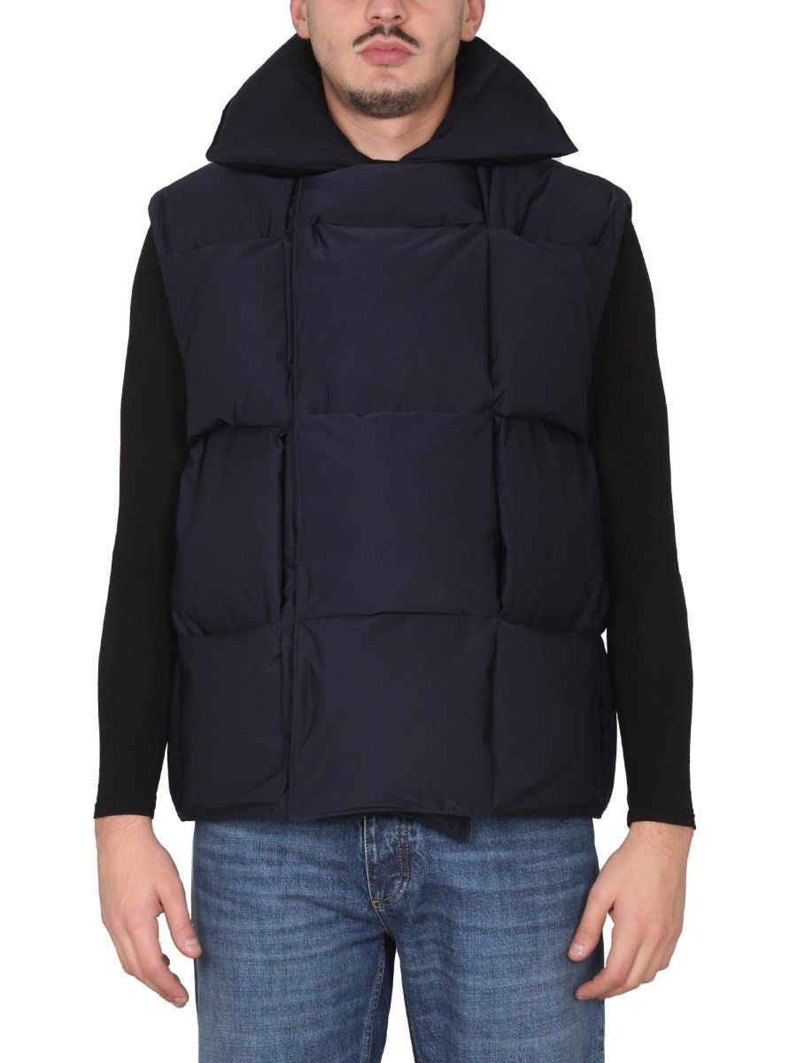 image of Bottega Veneta O1Bcso1Str0324 Padded Nylon Intreccio Gilet In Blue, Men's (Size Medium)
