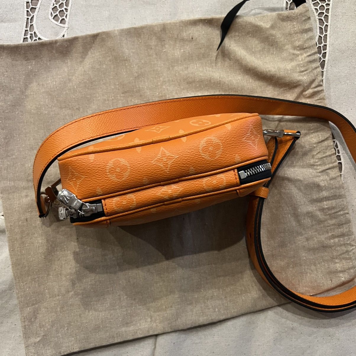 Louis Vuitton Louis Vuitton Alpha Wearable Wallet Size ONE SIZE - 3 Thumbnail