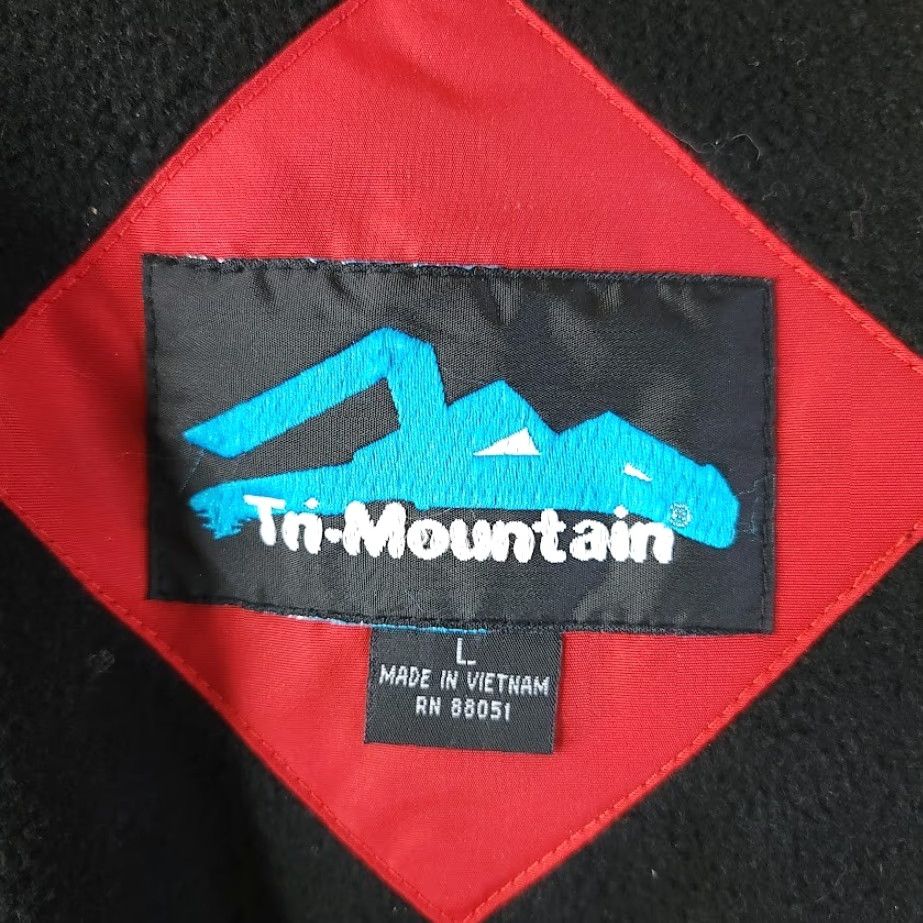 Quest VINTAGE Tri-Mountain Salmon Quest Vest Jacket Mens Size Large Red Nylon Zipper Mid-Length 90s Oregon Football Fishing Theme Mens Size US L / EU 52-54 / 3 - 5 Thumbnail