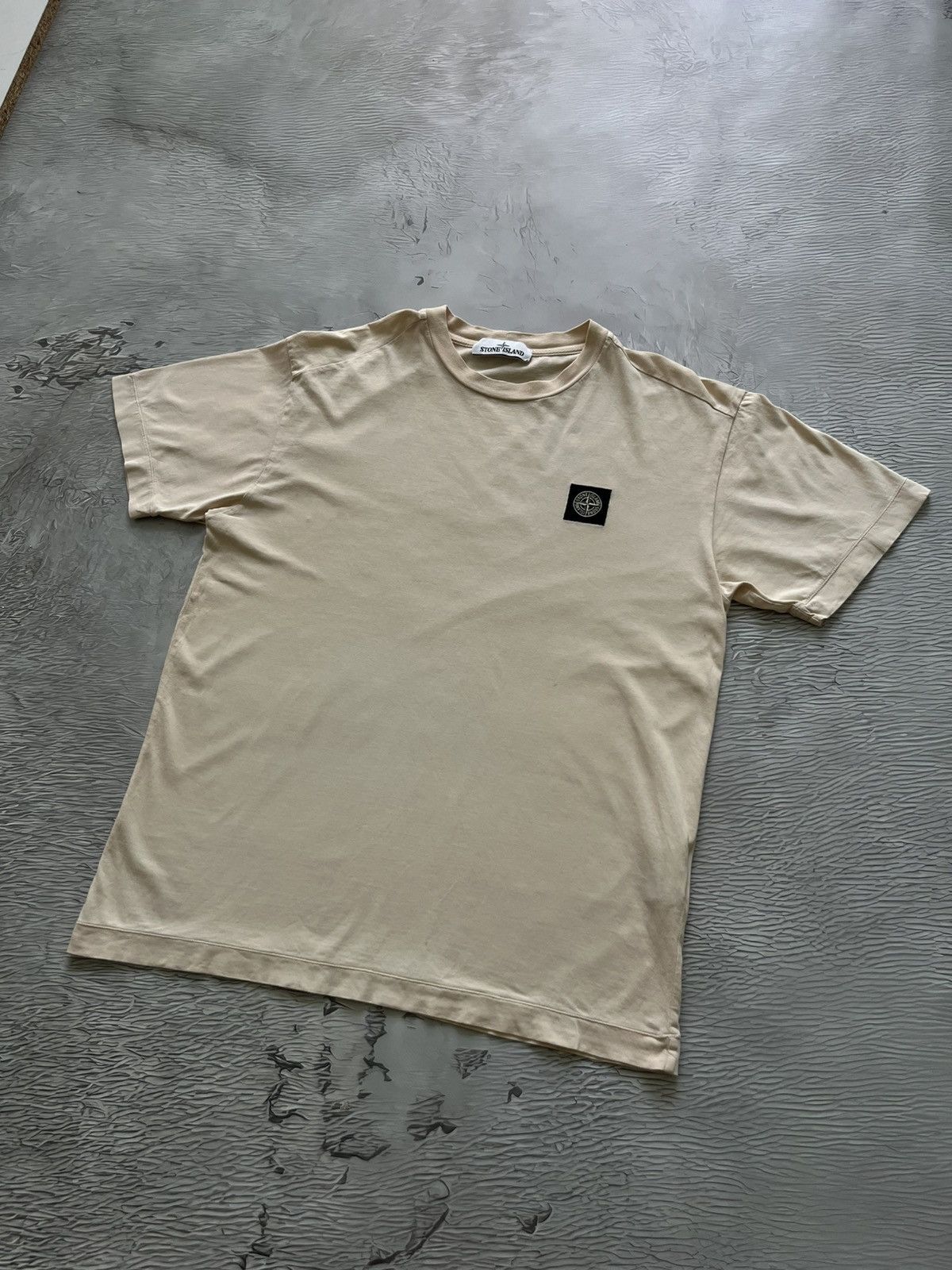 Stone Island Stone Island T-Shirt Streetwear Beige Italian Designer Size US M / EU 48-50 / 2 - 1 Thumbnail