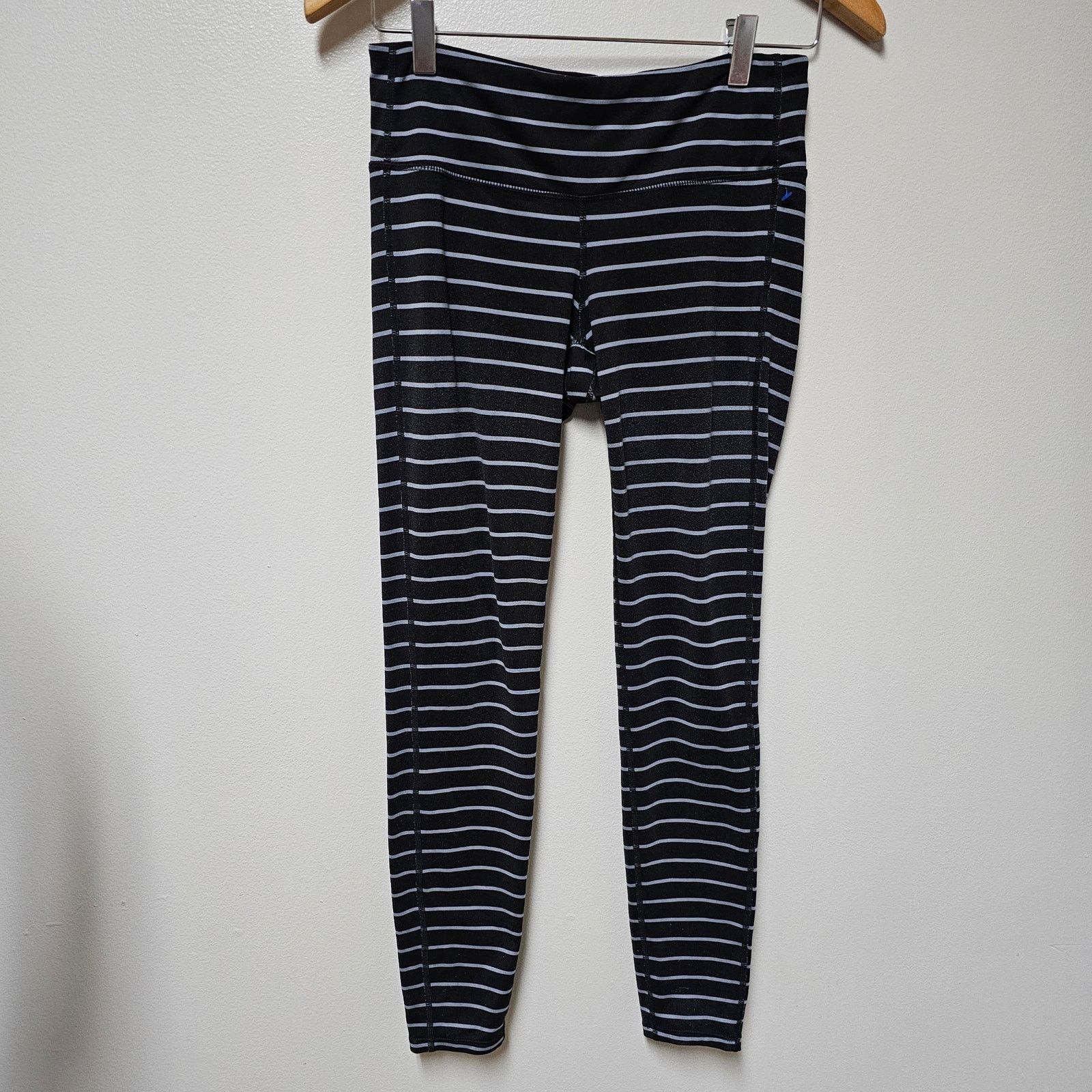 Athleta Athleta Striped Leggings Black and Gray 27" inseam sz Small Size 27" / US 4 / IT 40 - 1 Thumbnail