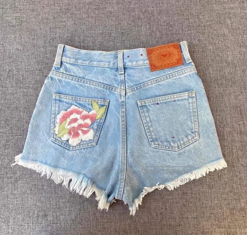 Gucci Gucci Floral embroidered denim shorts Size 24" / US 00 / IT 34 - 2 Thumbnail