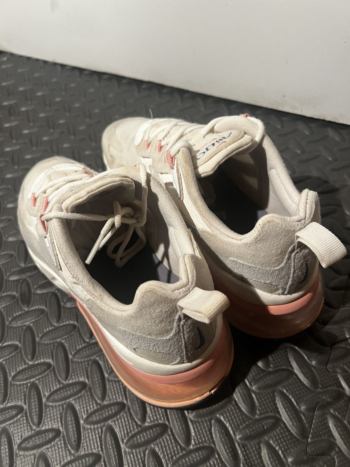 Nike CLEAN Nike Air Max 270 React Grey American size 9 Womens Size US 9 / IT 39 - 6 Thumbnail