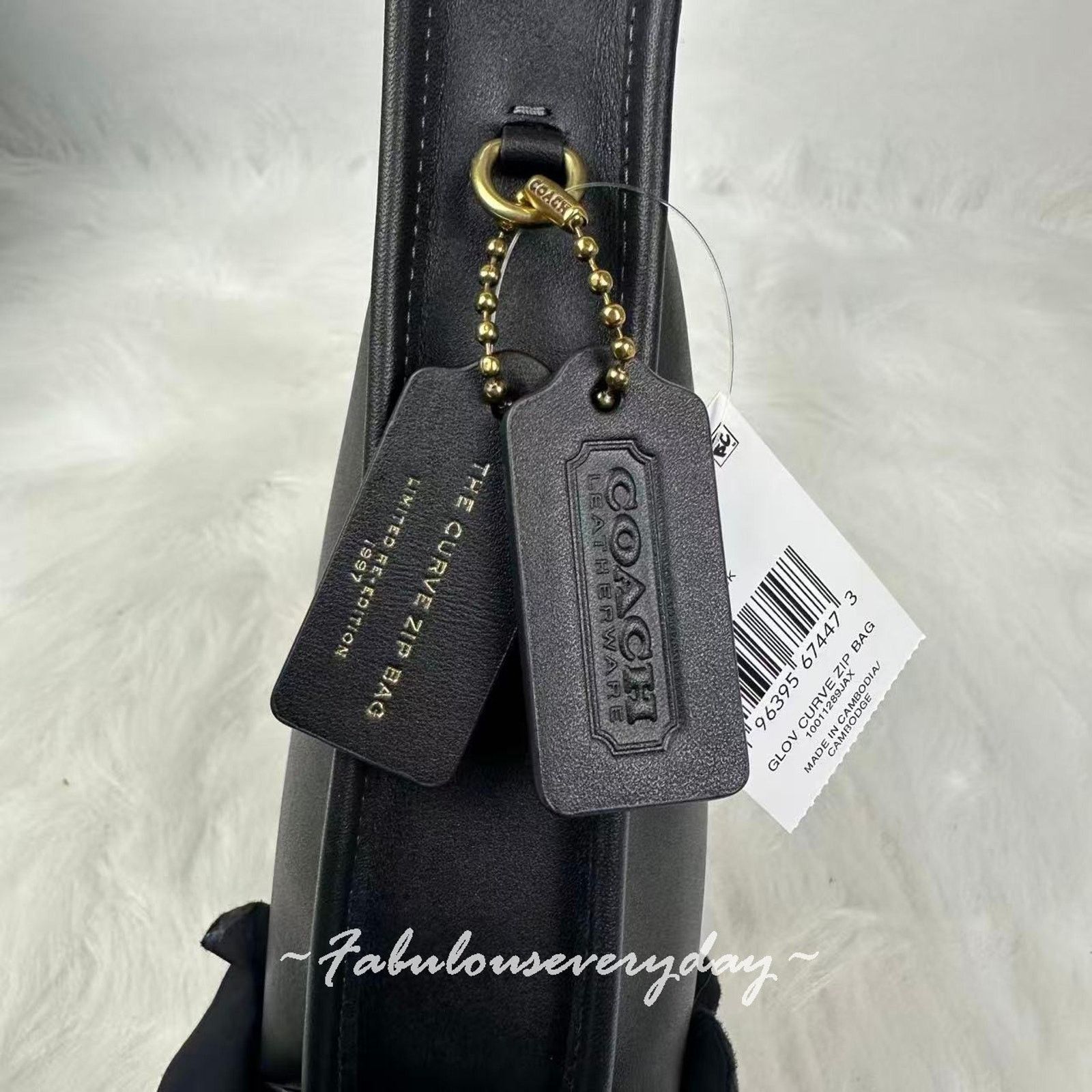 Coach COACH Curve Zip Bag Shoulder Glovetanned Leather/Gold/Black Size ONE SIZE - 5 Thumbnail