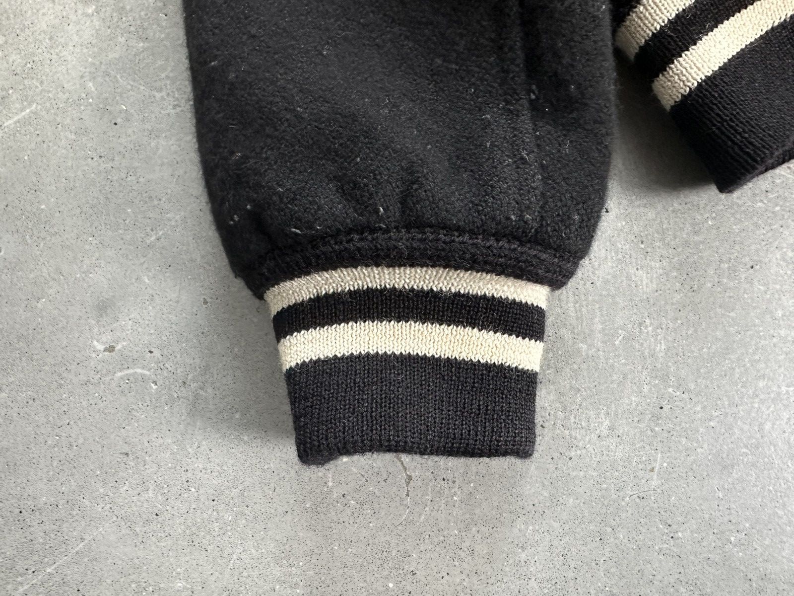 Saint Laurent Paris 2017 heavyweight saint laurent teddy jacket wool black 44IT Size US S / EU 44-46 / 1 - 10 Thumbnail