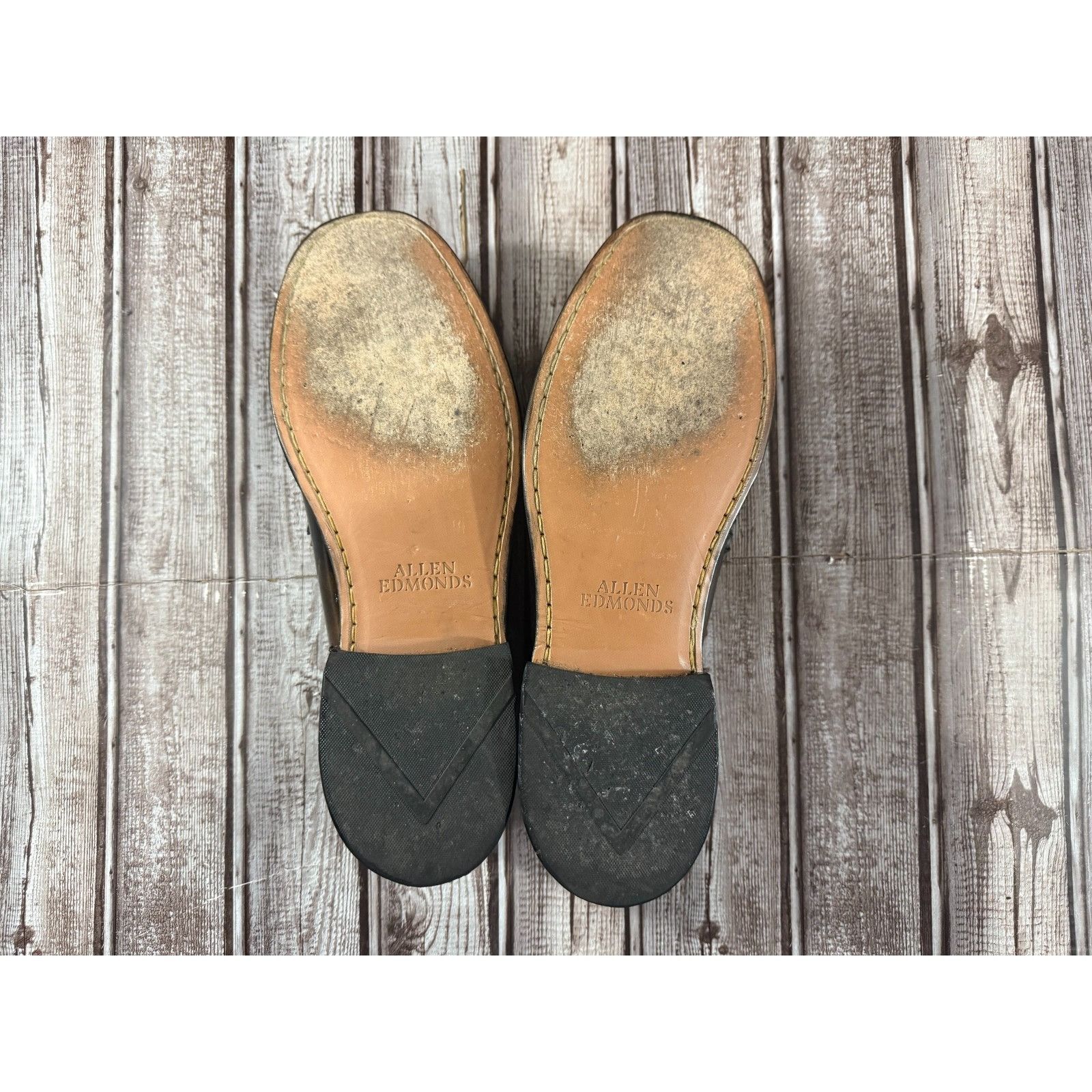 Allen Edmonds Allen Edmonds Newman Loafers shoes color antique bronze size Size US 8.5 / EU 41-42 - 8 Thumbnail