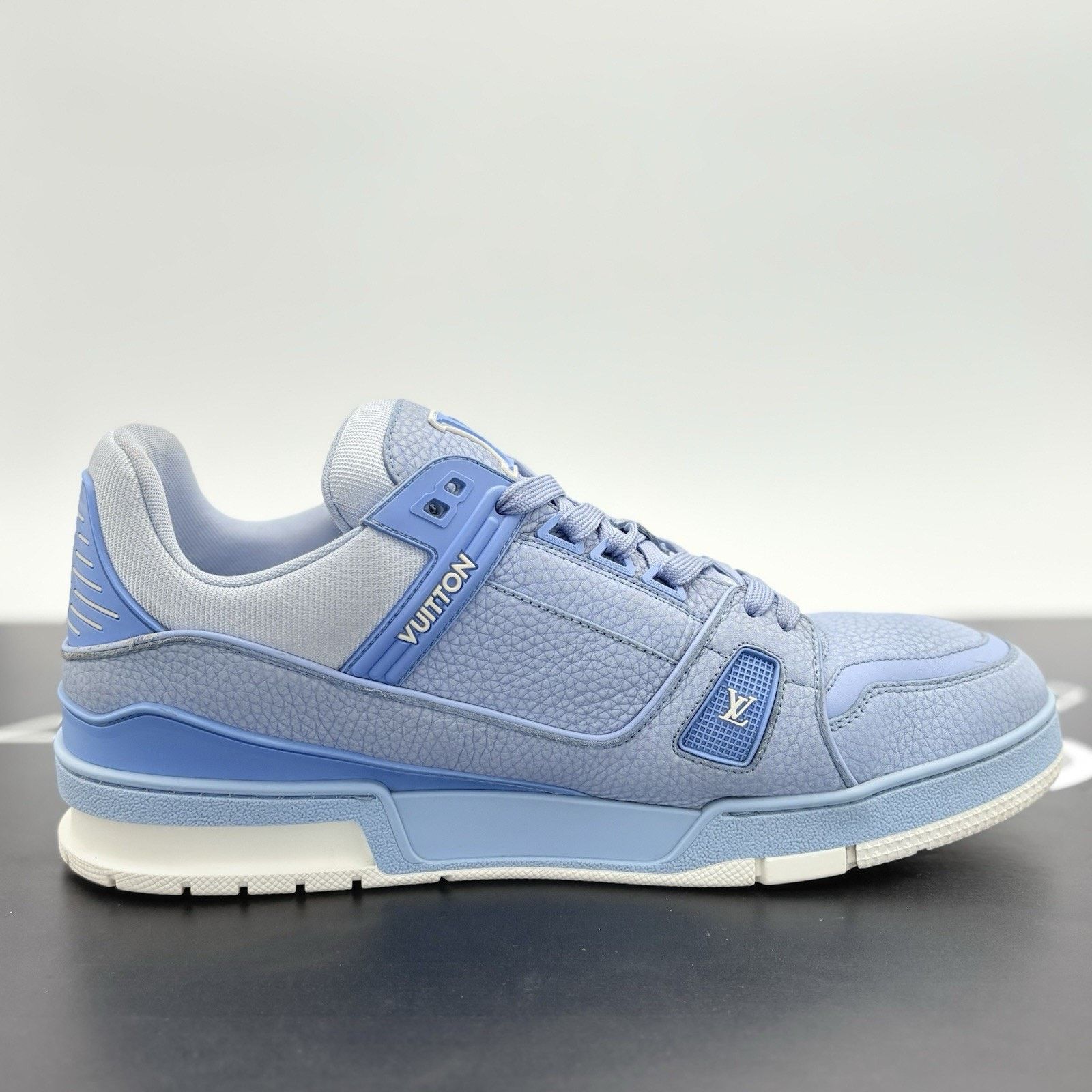 Louis Vuitton Louis Vuitton Trainer ' Light Blue White ' | GREAT COND! Size US 12.5 / EU 45-46 - 10 Thumbnail