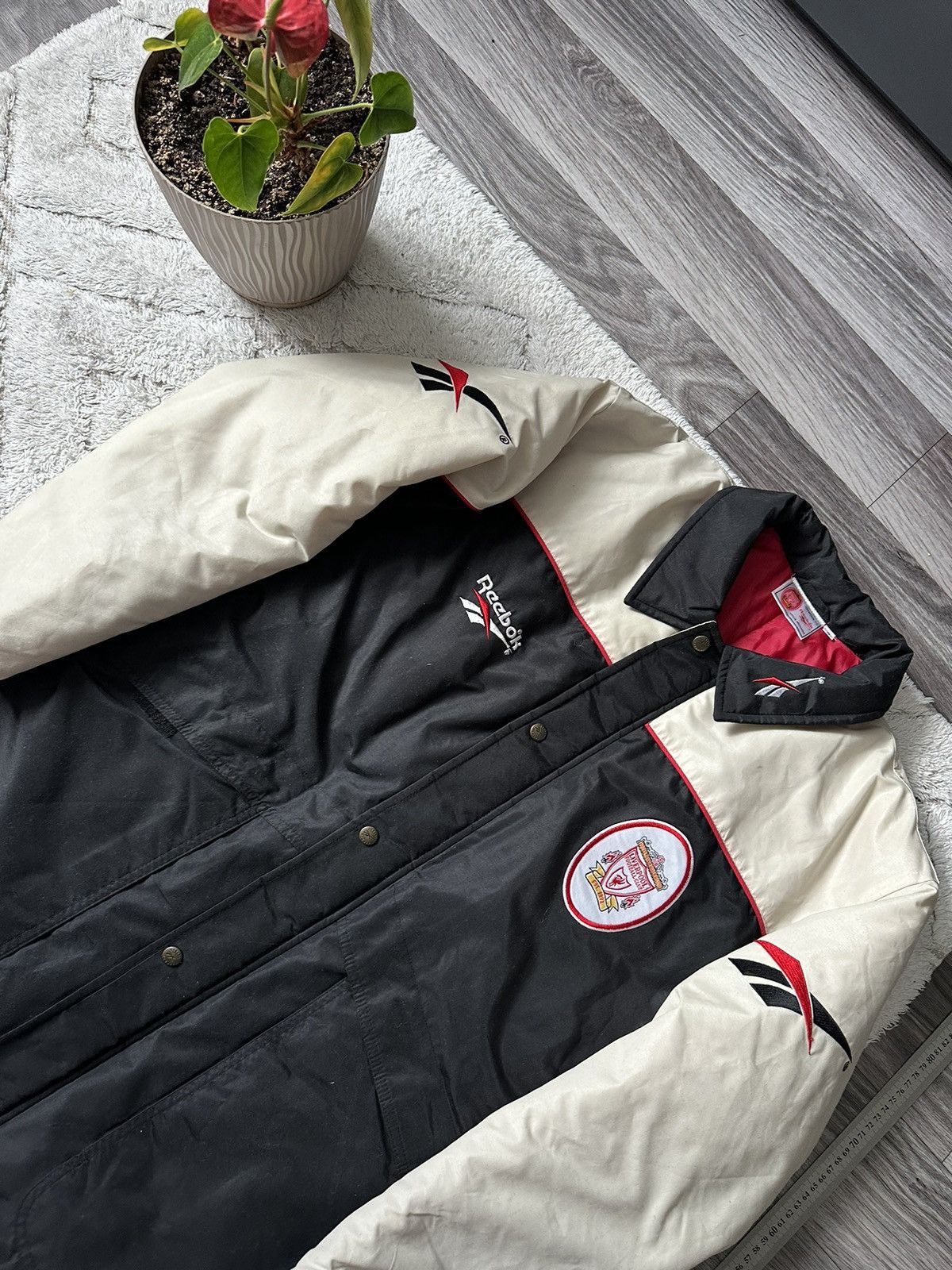 Reebok Reebok Liverpool England Vintage Winter Training Parka sizeS Size US S / EU 44-46 / 1 - 2 Thumbnail