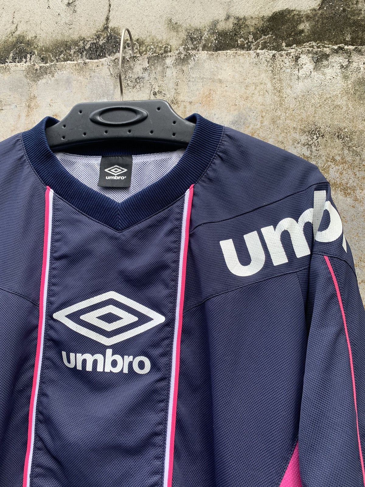 Umbro × Vintage Vintage Umbro Big Logo Longsleeve Jacket Size US L / EU 52-54 / 3 - 3 Thumbnail