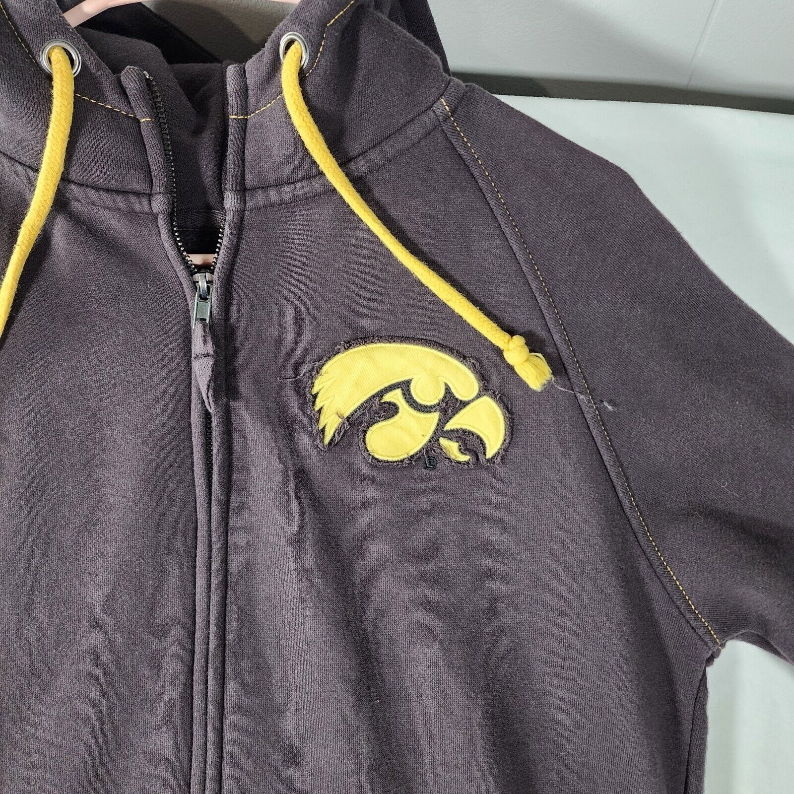 Colosseum Athletics Iowa Hawkeyes Hooded Sweatshirt, Colosseum Athletics Small Size US S / EU 44-46 / 1 - 4 Thumbnail
