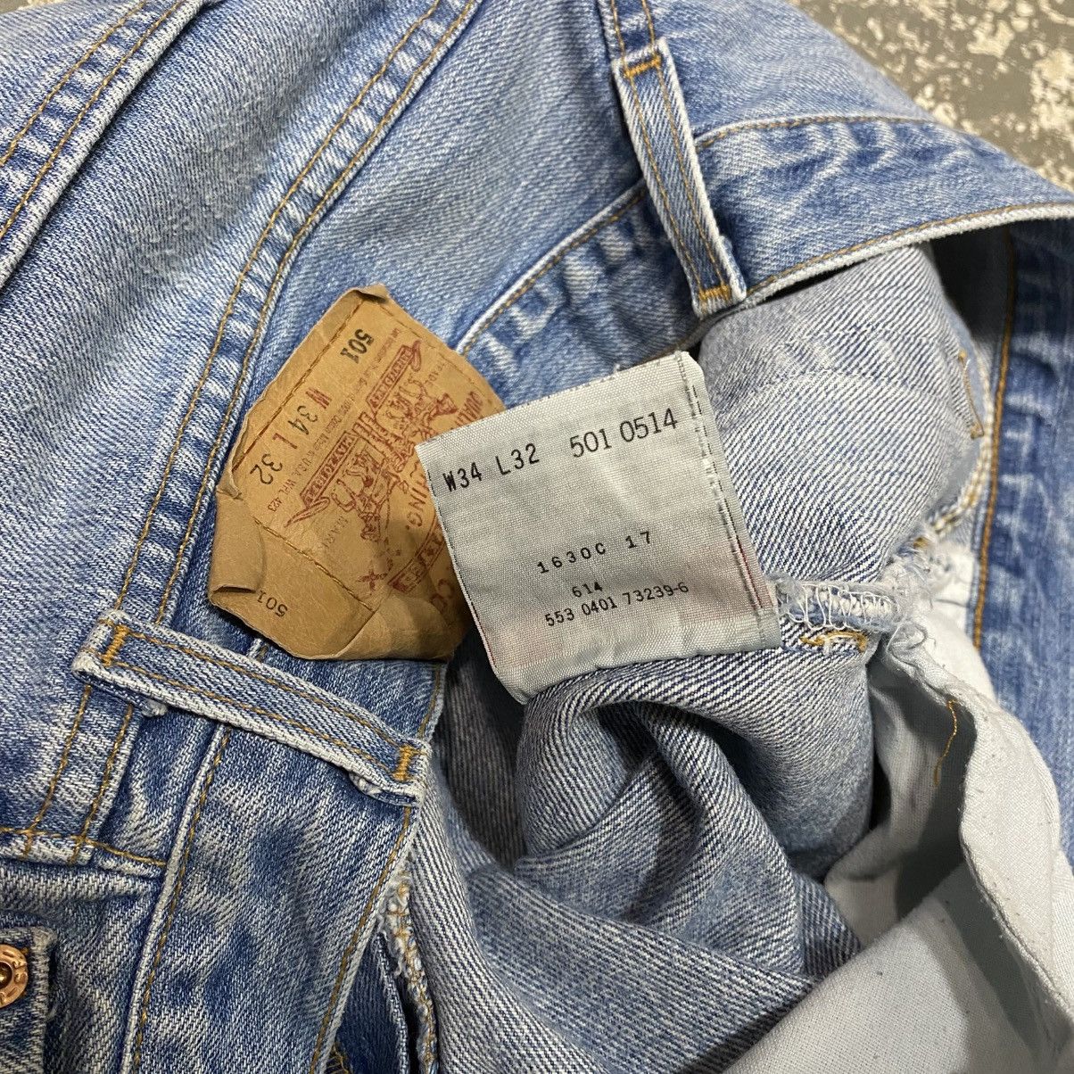 Japanese Brand × Levi's × Vintage Vintage Levis 501 Light Wash Botton Fly Denim Jeans USA 90s Size US 33 - 12 Thumbnail