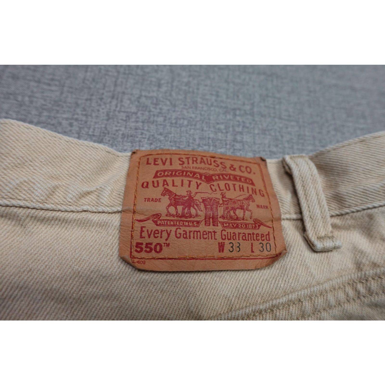 Levi's VINTAGE Levi's 550 Jeans Mens 36x30 Khaki Denim Zip Fly Baggy Relaxed Fit Wide Leg / 550 Jeans - Beige Denim Men’s 36 by 30 Size US 36 / EU 52 - 3 Thumbnail
