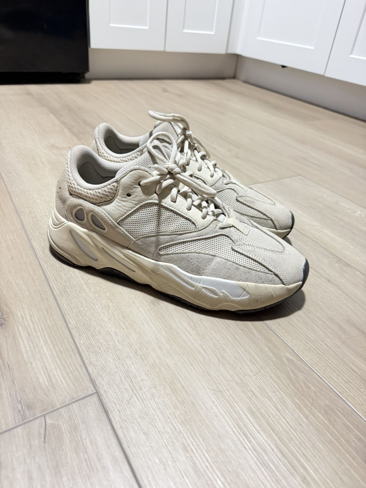Yeezy Yeezy Boost 700 Analog Size US 11 / EU 44 - 2 Thumbnail