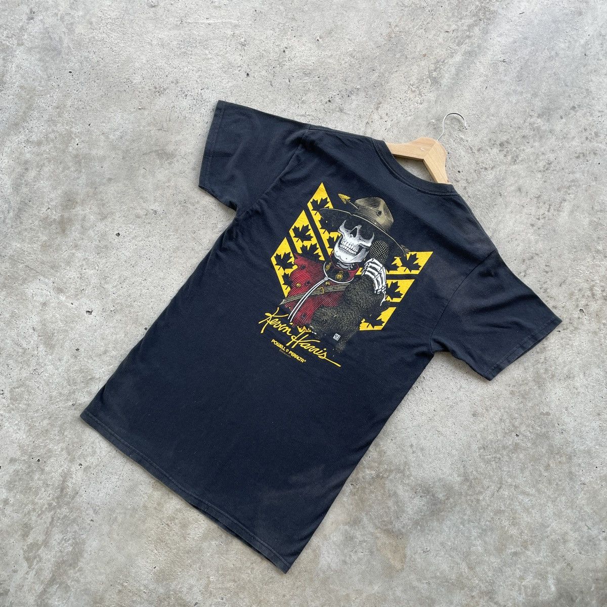 Powell Peralta Vintage Powell Peralta X Kevin Harris Faded Black Shirt Rare Size US S / EU 44-46 / 1 - 13 Thumbnail