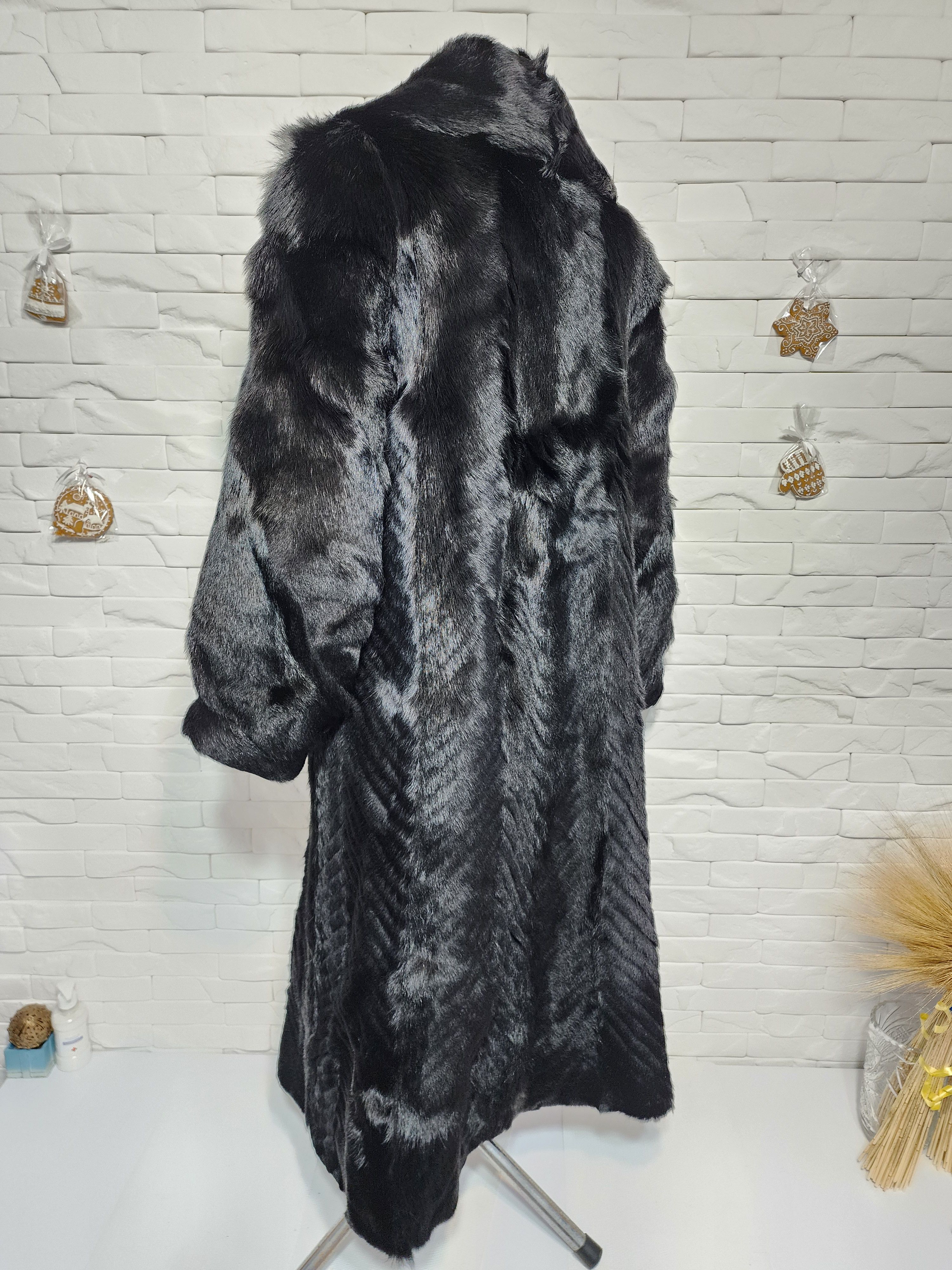 Furla Black Genuine Fur Coat: Women's Winter Coat Size XL / US 12-14 / IT 48-50 - 6 Thumbnail