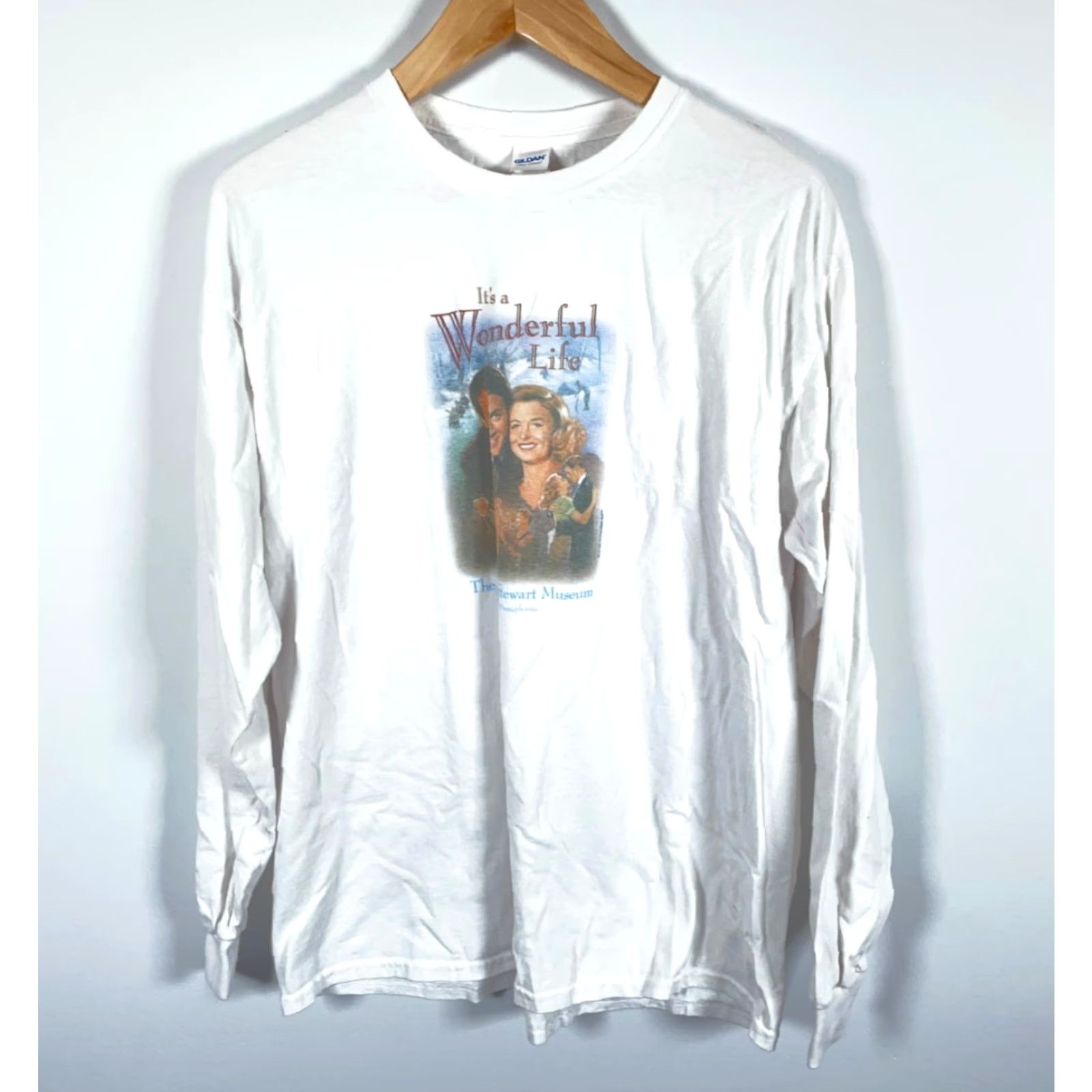 Gildan VINTAGE It's a Wonderful Life T-Shirt Adult XL Long Sleeve 1998 Jimmy Stewart Museum White Cotton Graphic Print Christmas Holiday Movie 90s Mens Size US XL / EU 56 / 4 - 2 Thumbnail