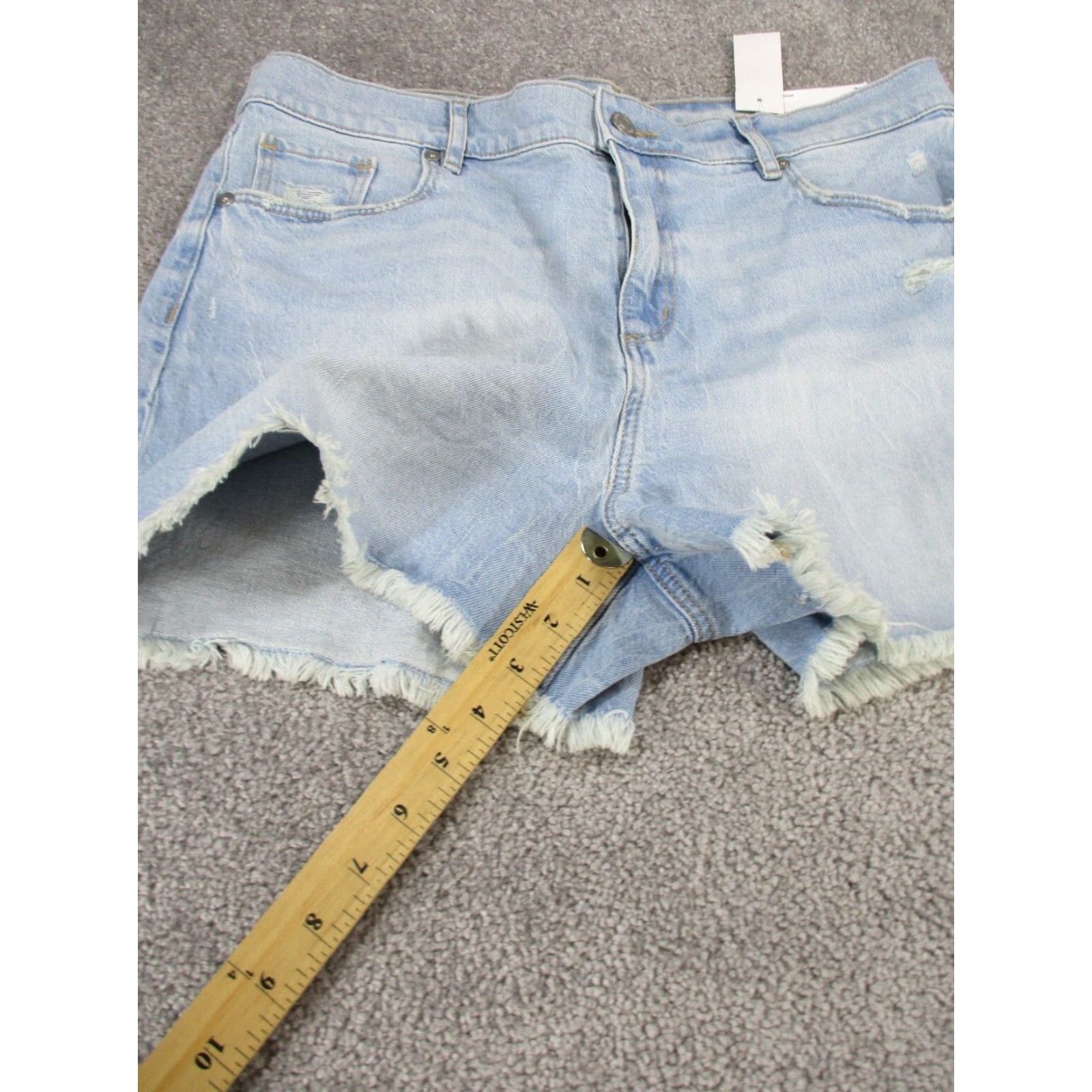 Loft LOFT Vintage Cut-Off Denim Shorts Womens 31 Light Wash Blue 90s Casual Size 24" / US 00 / IT 34 - 3 Thumbnail