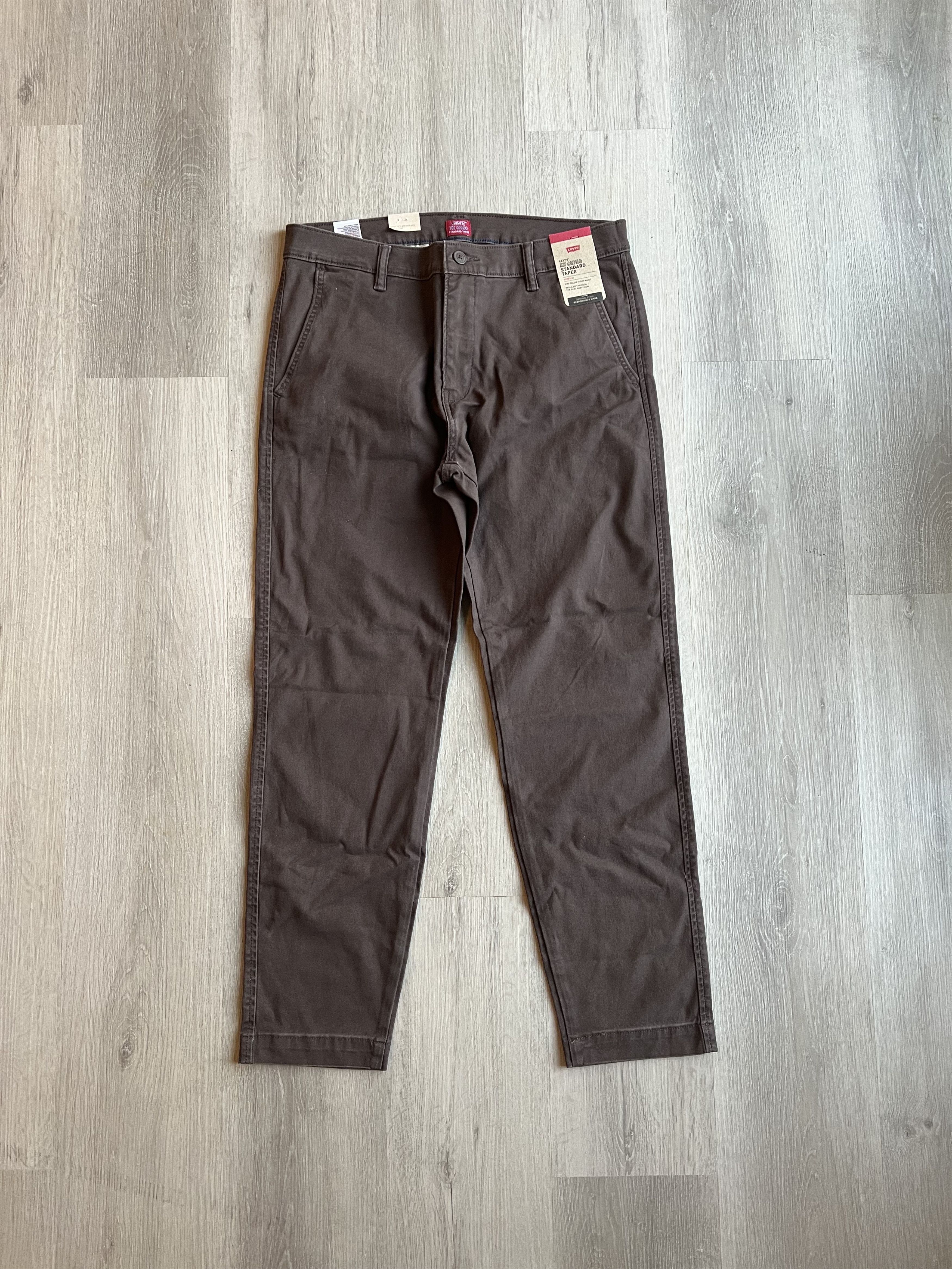 Levi's Standard fit Tapered Chino Pants / Chocolate Brown Work Wear Size US 32 / EU 48 - 2 Thumbnail
