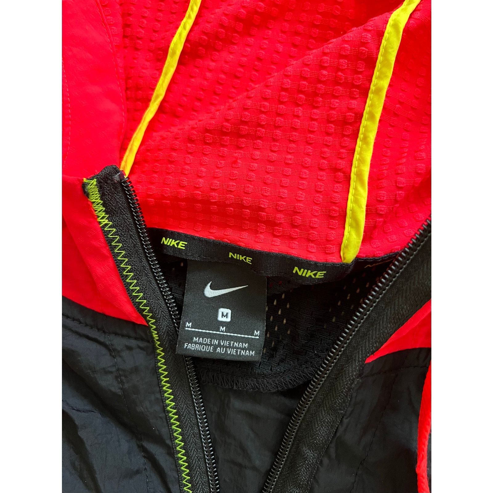 Nike Nike Men's Short-Sleeve 1/2-Zip Training Hoodie Dayglow Neon Size US M / EU 48-50 / 2 - 3 Thumbnail
