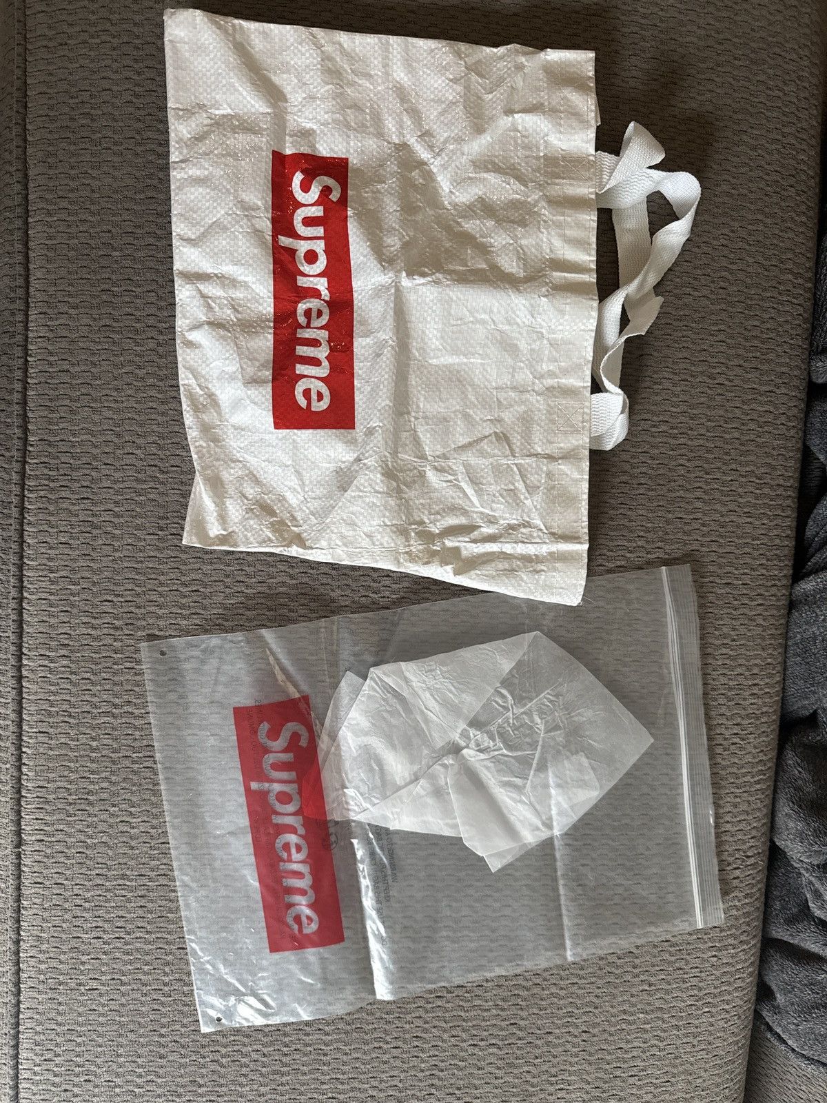 Supreme Supreme Sketch Embroidered S/S Tee Size US L / EU 52-54 / 3 - 2 Thumbnail