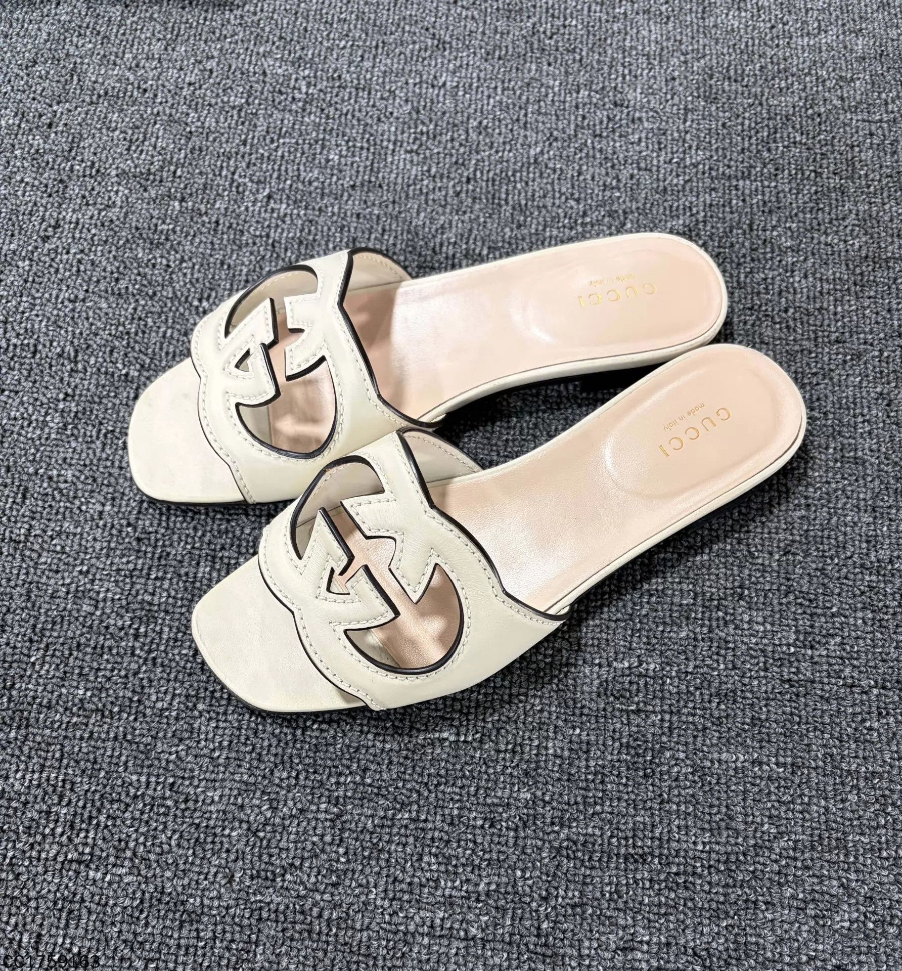 Gucci GUCCI Double G cutout macaron green slides women's 36 Size US 5.5 / IT 35.5 - 1 Thumbnail