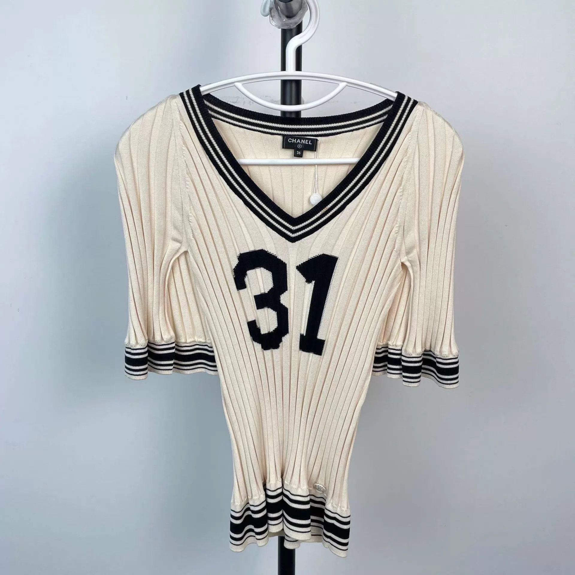 Chanel Chanel Off-White Cotton Short Sleeve Sweaters 36 Size XS / US 0-2 / IT 36-38 - 1 Thumbnail