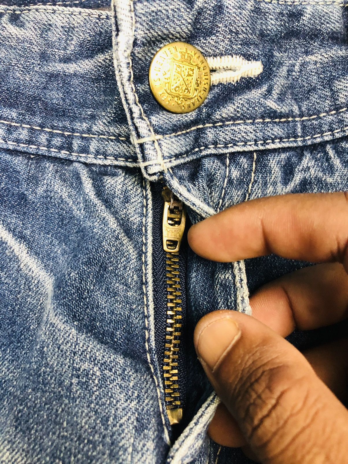 Vanquish Vanquish Gold Distressed Paint Splatter Denim (38) Size 35" - 10 Thumbnail