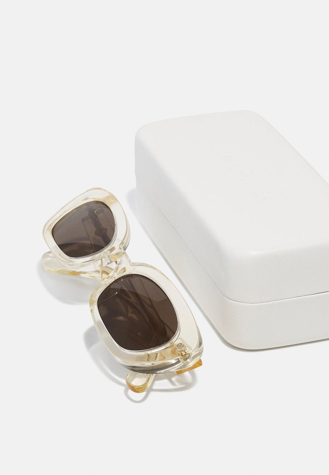 Han Kjobenhavn !DS! SS23 Han Kjobenhavn Iris Champagne Sunglasses Size ONE SIZE - 4 Thumbnail