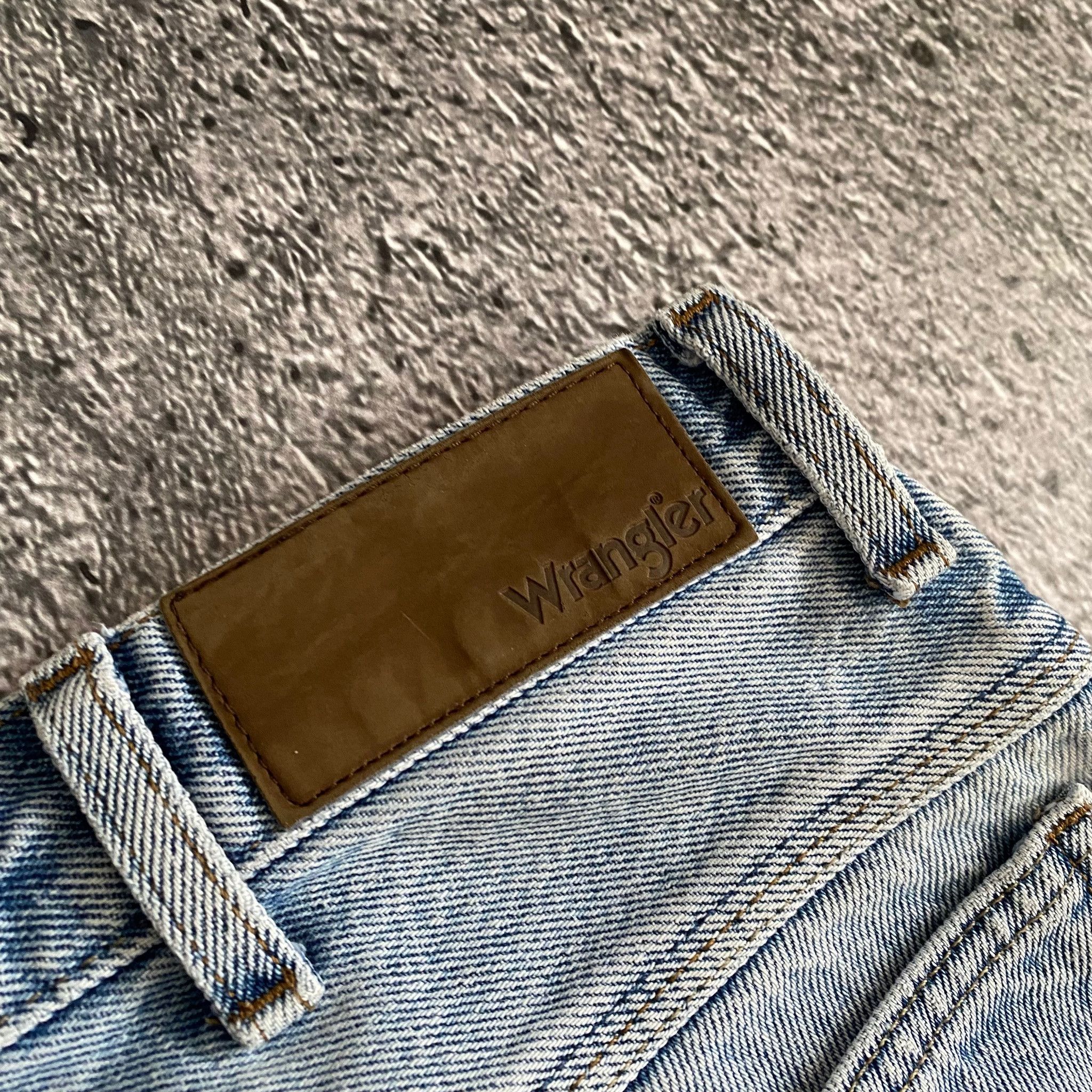 Vintage × Wrangler Vintage 90s Wrangler faded wide leg worn in jeans 34x32 Size US 34 / EU 50 - 8 Thumbnail
