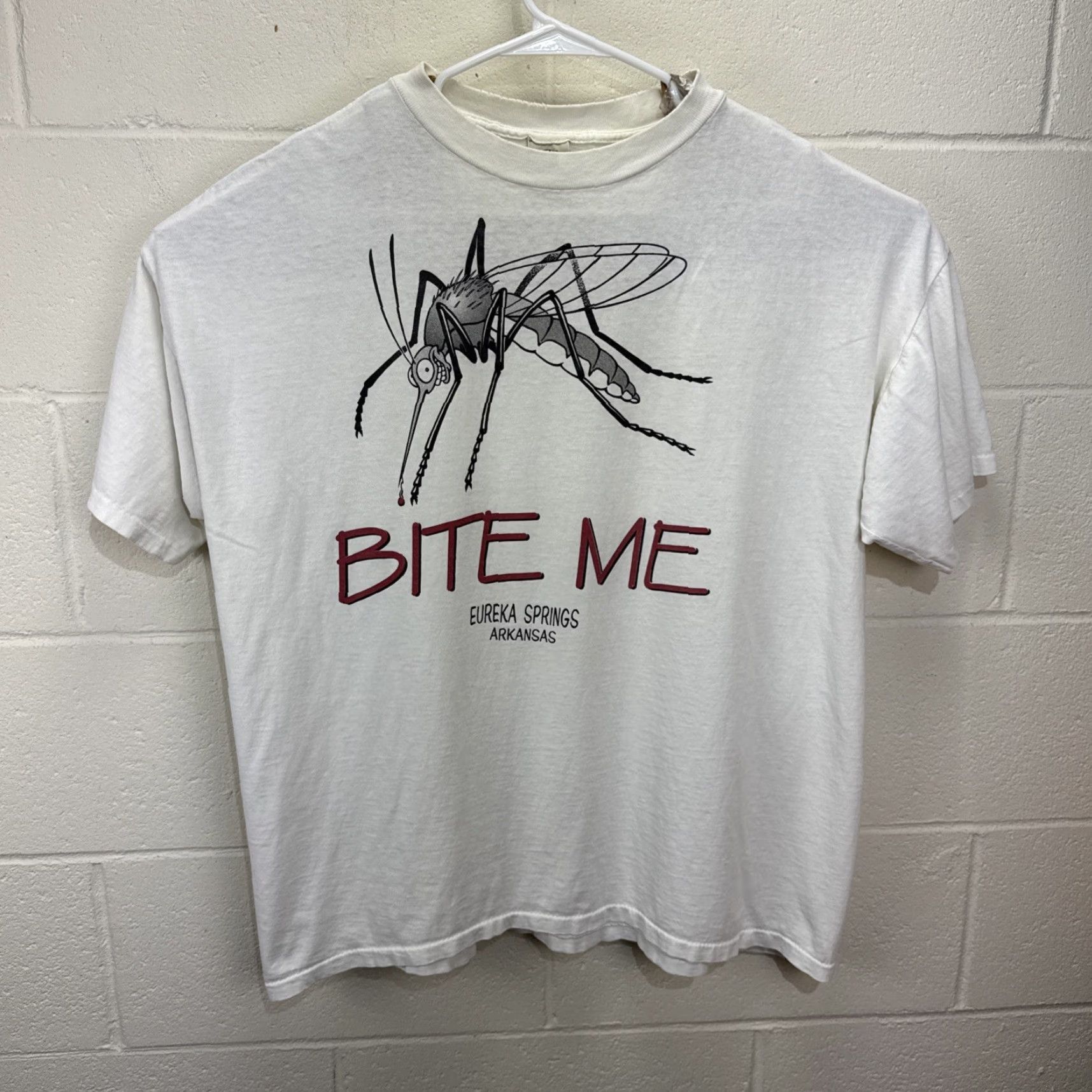 Vintage VINTAGE Eagle Products Men’s T-Shirt 2XL White 90s Mosquito Travel Souvenir Arkansas Size US XXL / EU 58 / 5 - 2 Thumbnail