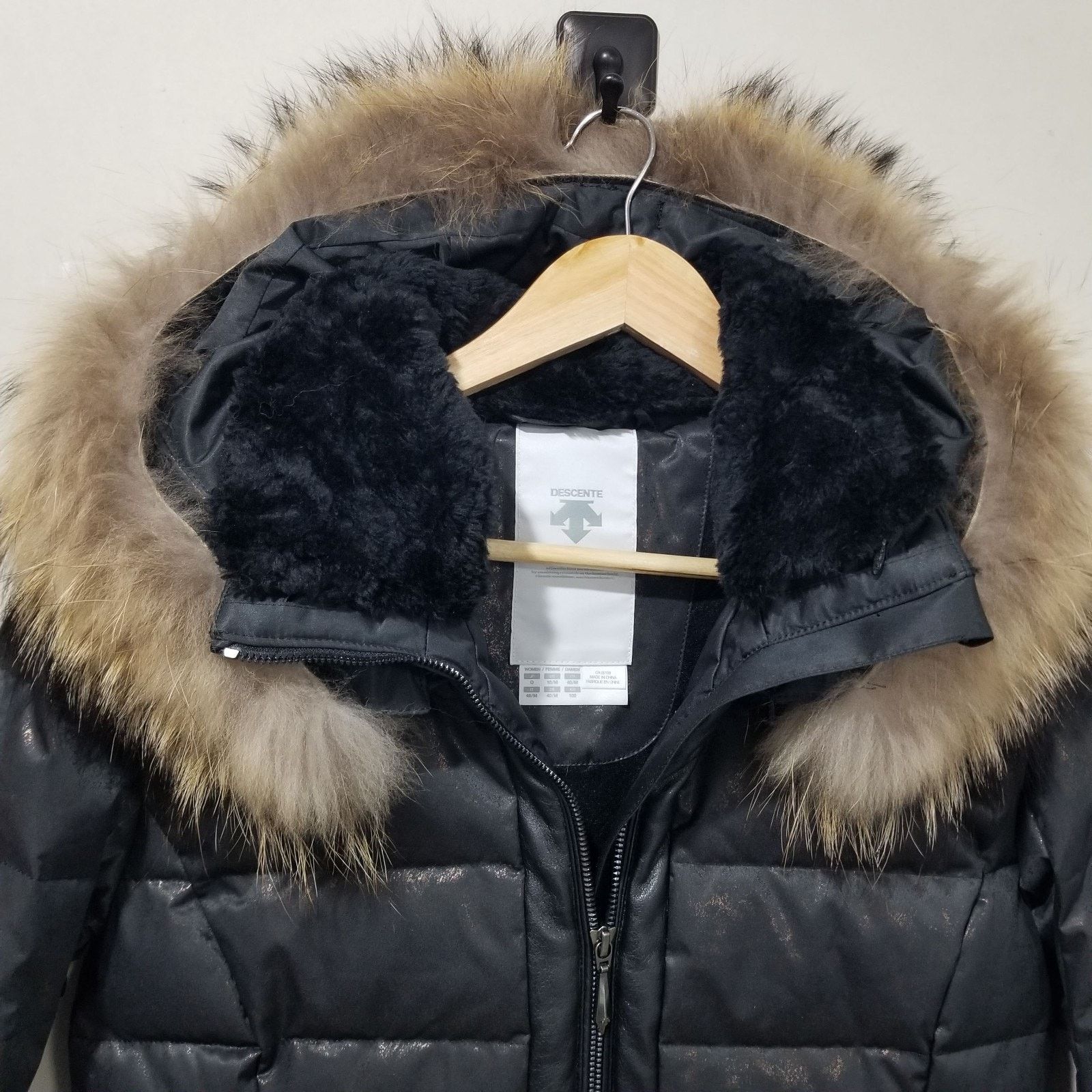 Descente Descente Womens 10 Down Jacket D5-9303 Fur Hood HEAT NAVI Size L / US 10 / IT 46 - 3 Thumbnail