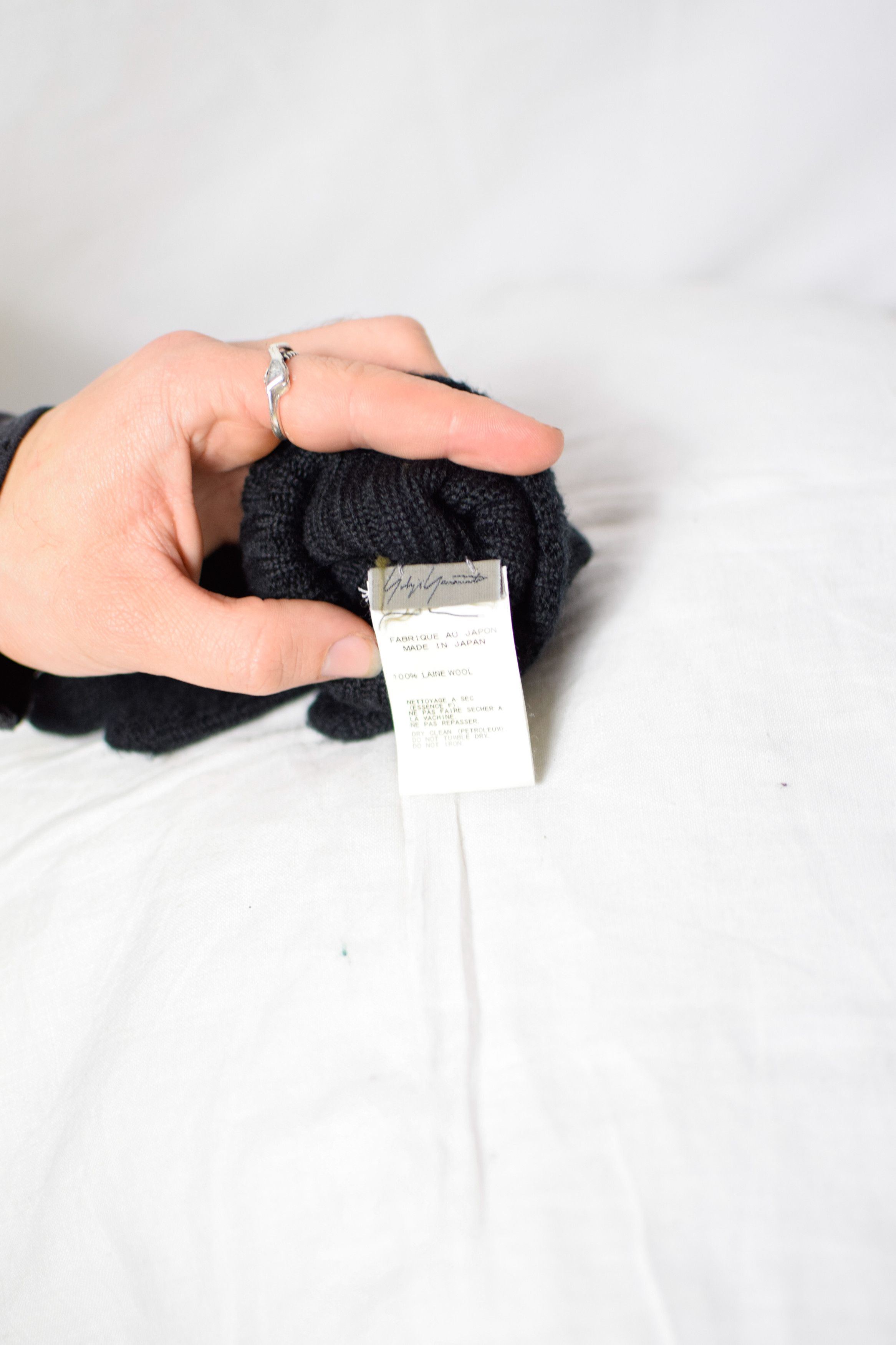 Yohji Yamamoto YYPH AW11 Knit Crow Gloves - HP-W03-933 Size ONE SIZE - 5 Thumbnail