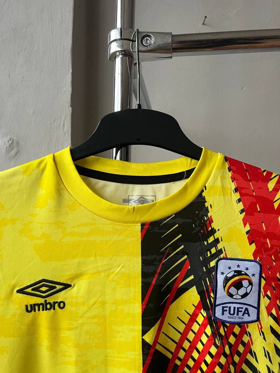 Umbro 2021/22 UGANDA TEAM THIRD SOCCER JERSEY FOOTBALL SHIRT SZ S Size US S / EU 44-46 / 1 - 4 Thumbnail