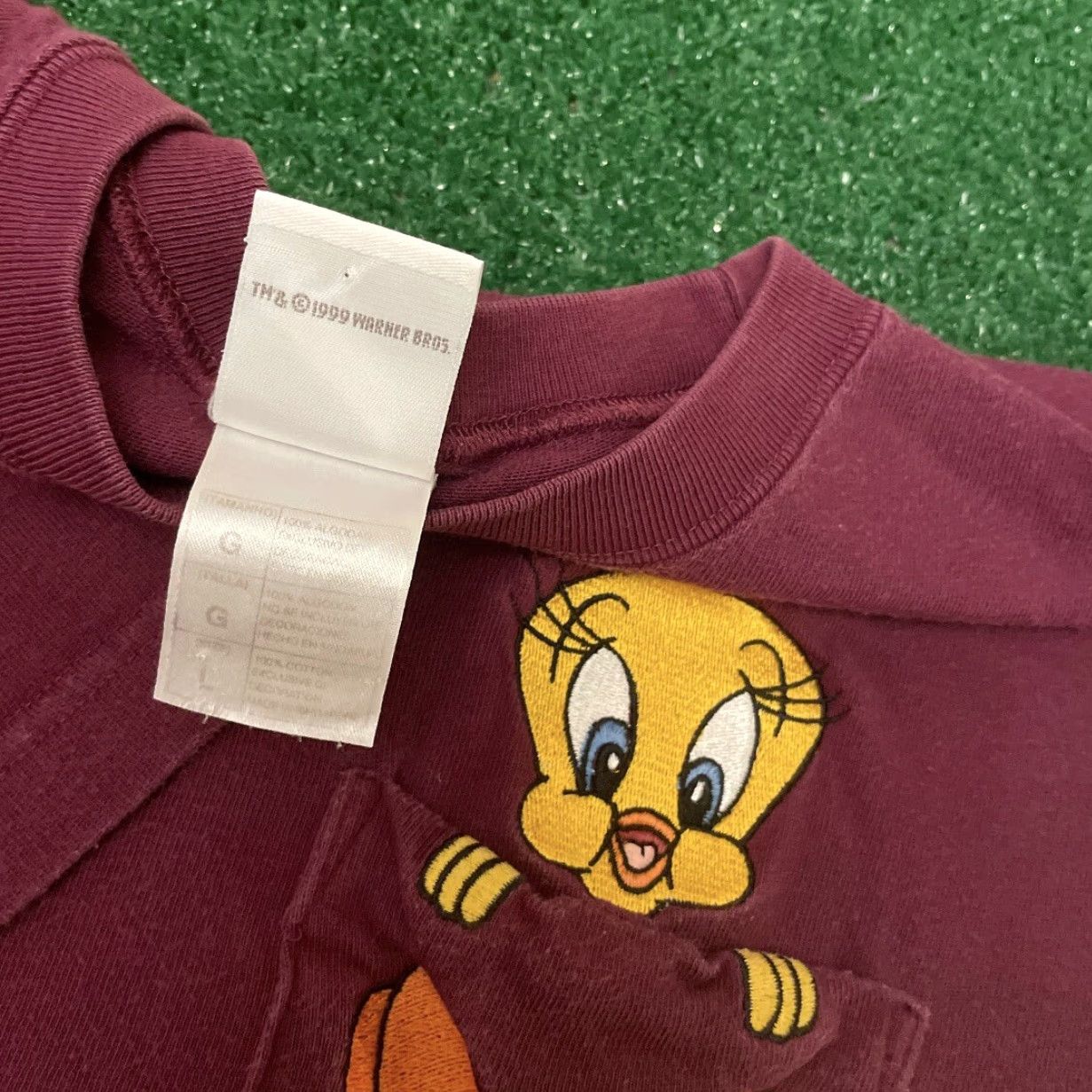 Vintage VINTAGE Warner Bros Tweety Bird Pocket Tee Shirt L Mens Maroon 90s 1999 Cartoon Shirt Size US L / EU 52-54 / 3 - 3 Thumbnail