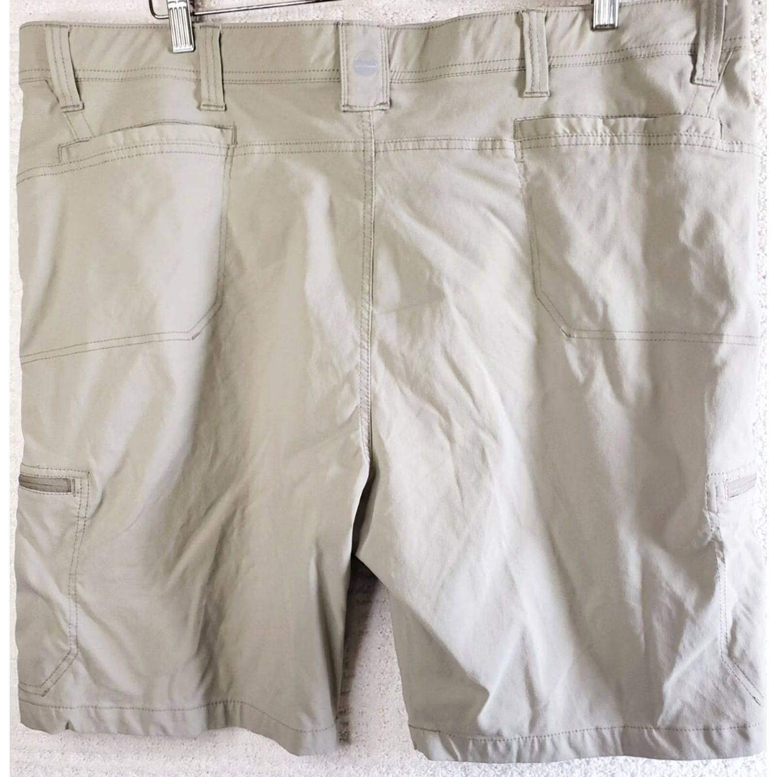 Wrangler Wrangler Cargo Shorts Men 44x10 Regular Nylon Blend Gray UPF 30 Zip Pocket NM NWOT Size US 44 / EU 60 - 6 Thumbnail