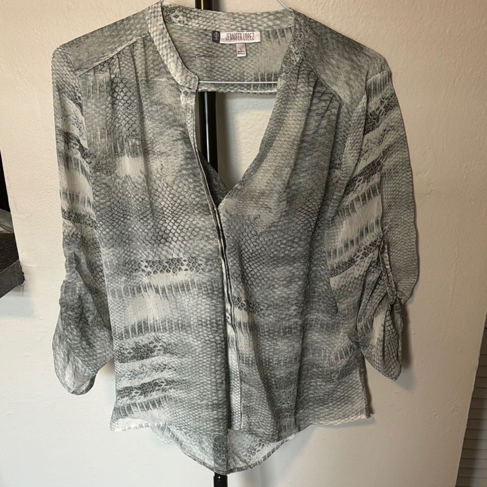 Jennifer Lopez Jennifer Lopez Gray and White Graphic Blouse Mandarin Collar Size L / US 10 / IT 46 - 1 Preview