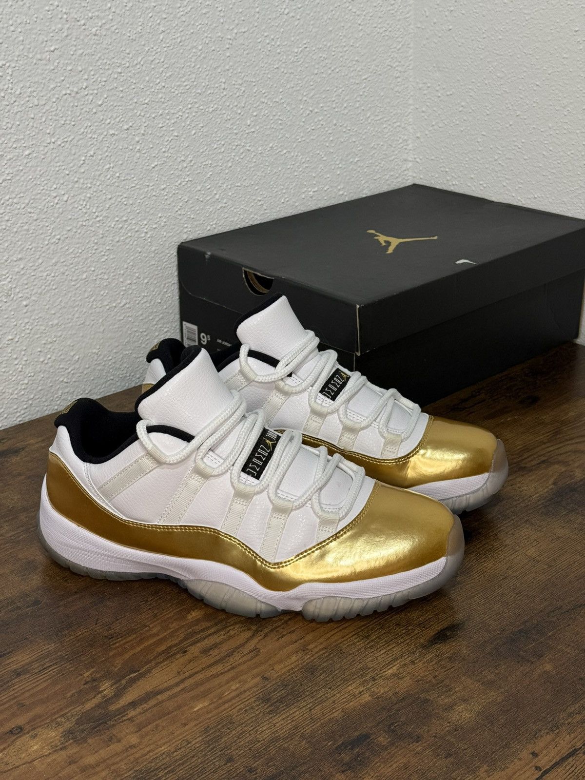 Jordan Brand × Nike Nike Air Jordan 11 Retro Low Closing Ceremony size 9.5 Size US 9.5 / EU 42-43 - 1 Thumbnail