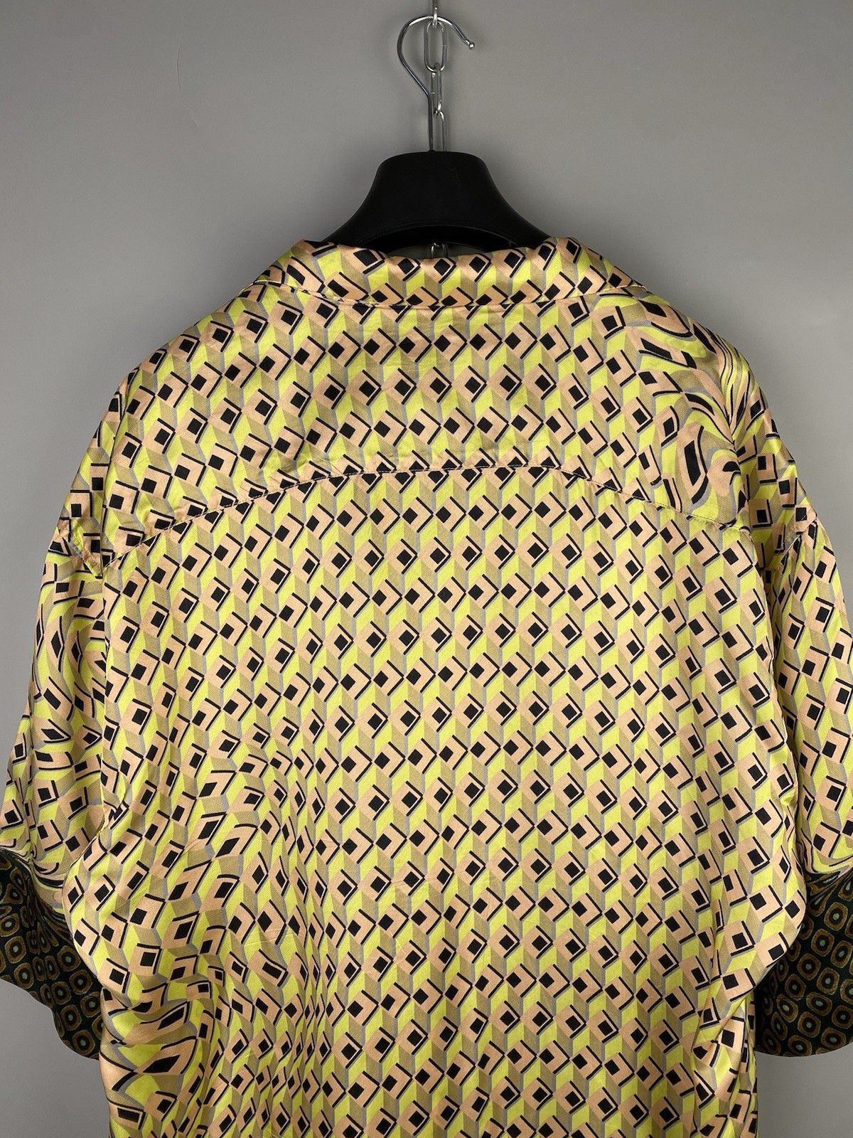 Dries Van Noten Dries Van Noten Silk Luxury Geometric Short Sleeve Shirt Size US XL / EU 56 / 4 - 13 Thumbnail