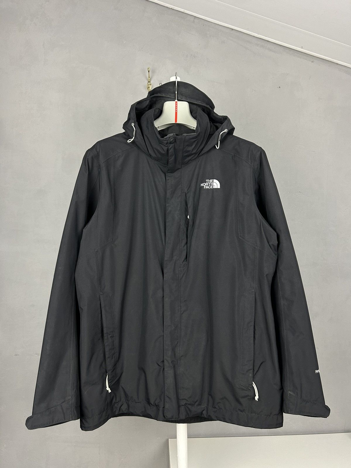 The North Face The North Face HyVent Jacket Black Waterproof Men’s Size US L / EU 52-54 / 3 - 1 Thumbnail