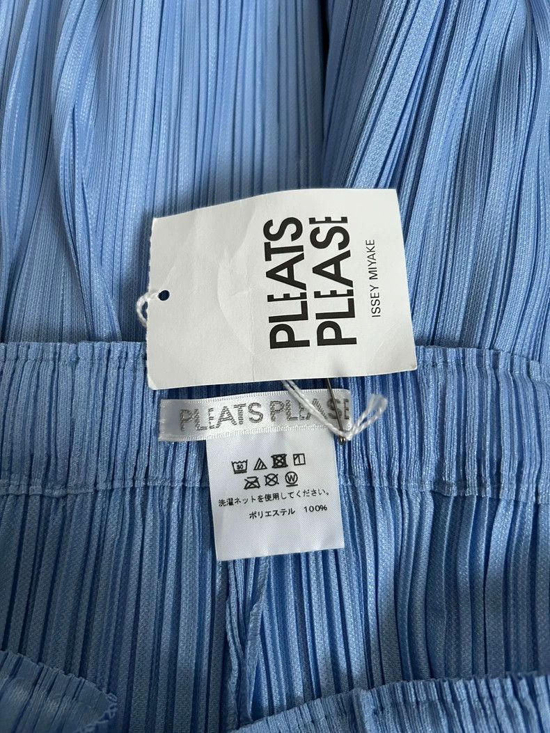 Issey Miyake Issey Miyake size:4 Light blue pleated trousers Size 22" - 3 Thumbnail
