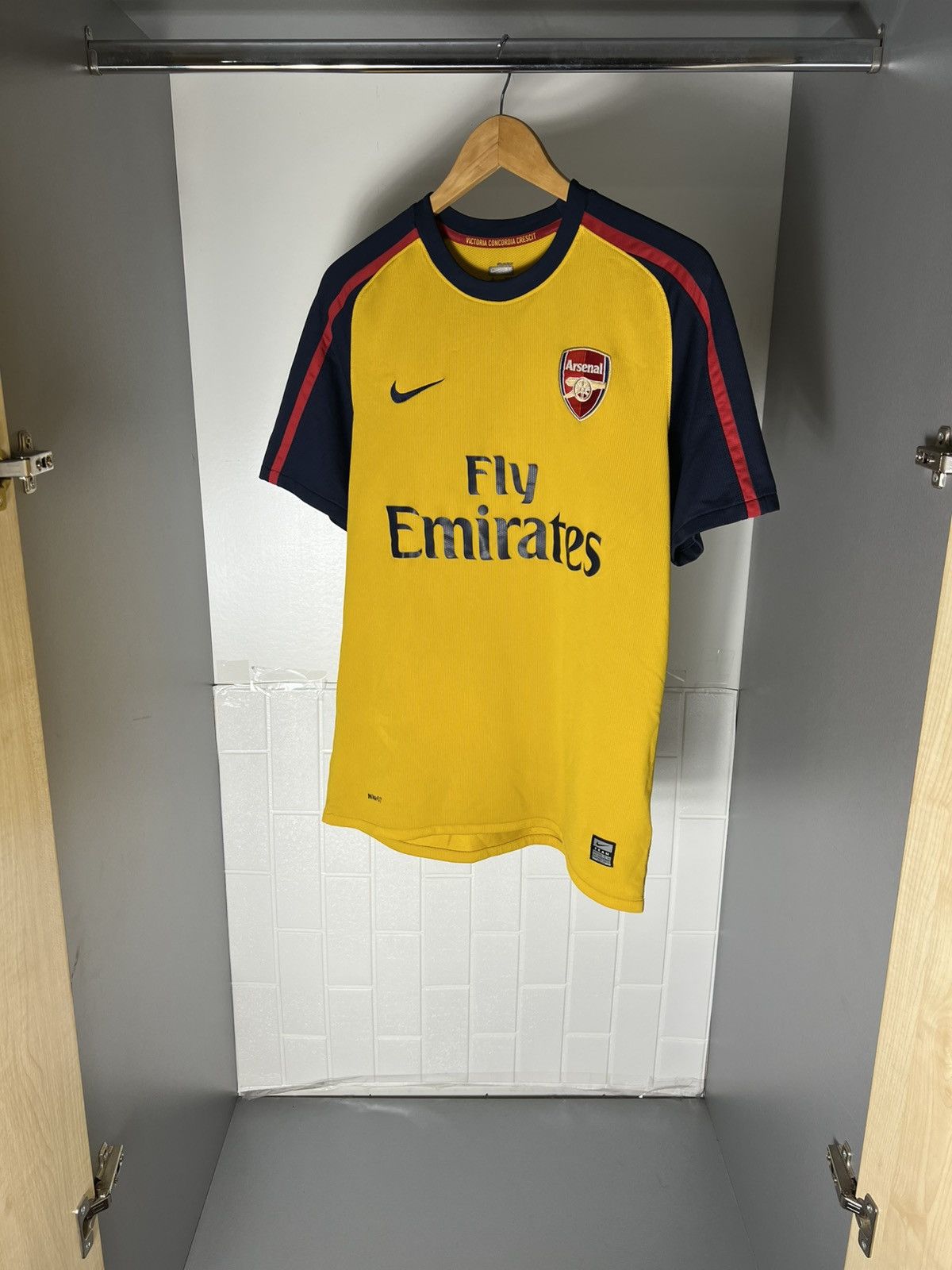 Nike VINTAGE NIKE FC ARSENAL LONDON ENGLAND SOCCER JERSEY RETRO Size US M / EU 48-50 / 2 - 10 Thumbnail