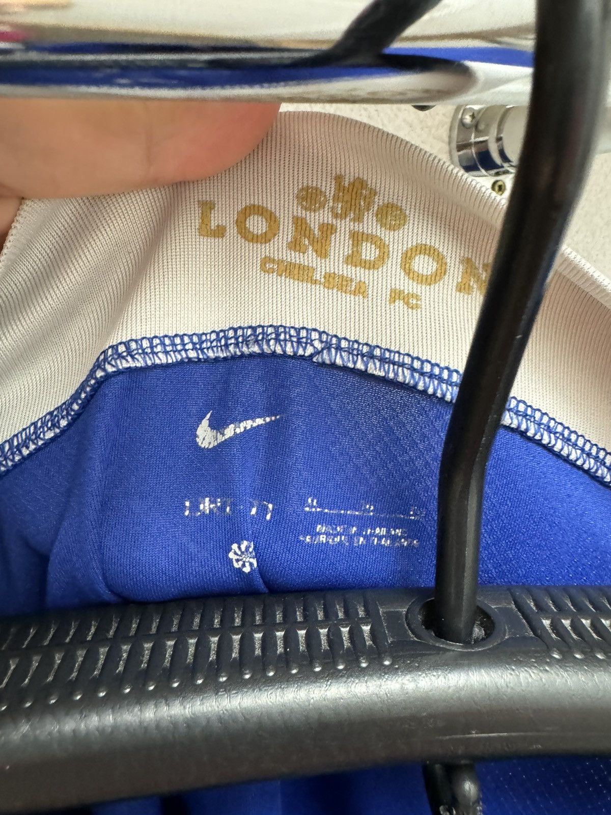 Nike Chelsea nike soccer jersey Xl ( lampard cole drogba torres) Size US XL / EU 56 / 4 - 8 Thumbnail
