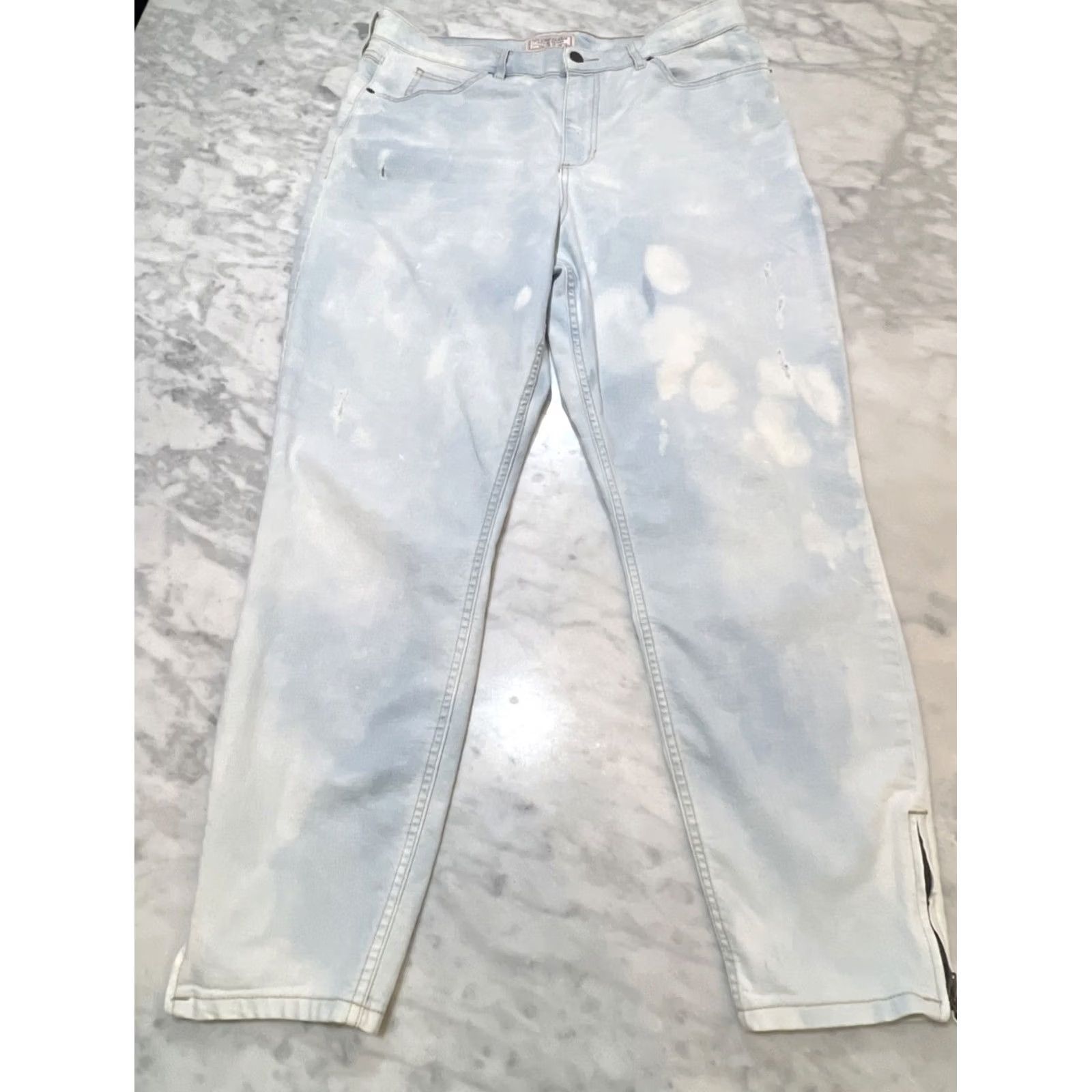 Guess Vintage Guess Jeans Women’s 32 1981 Light Wash Crop Stretch 3 Zip Thrashed Size 24" / US 00 / IT 34 - 2 Thumbnail