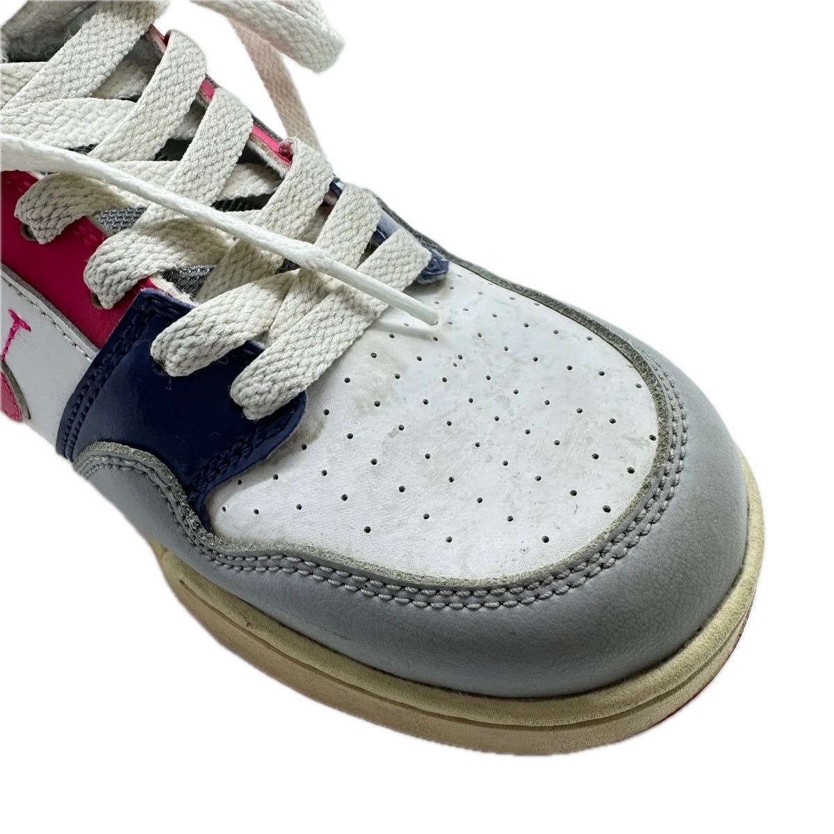 Nike Nike SB Morgan Shoes Youth 6Y Pink White Lace Up Velcro Shoe Size US 6 / IT 36 - 6 Thumbnail