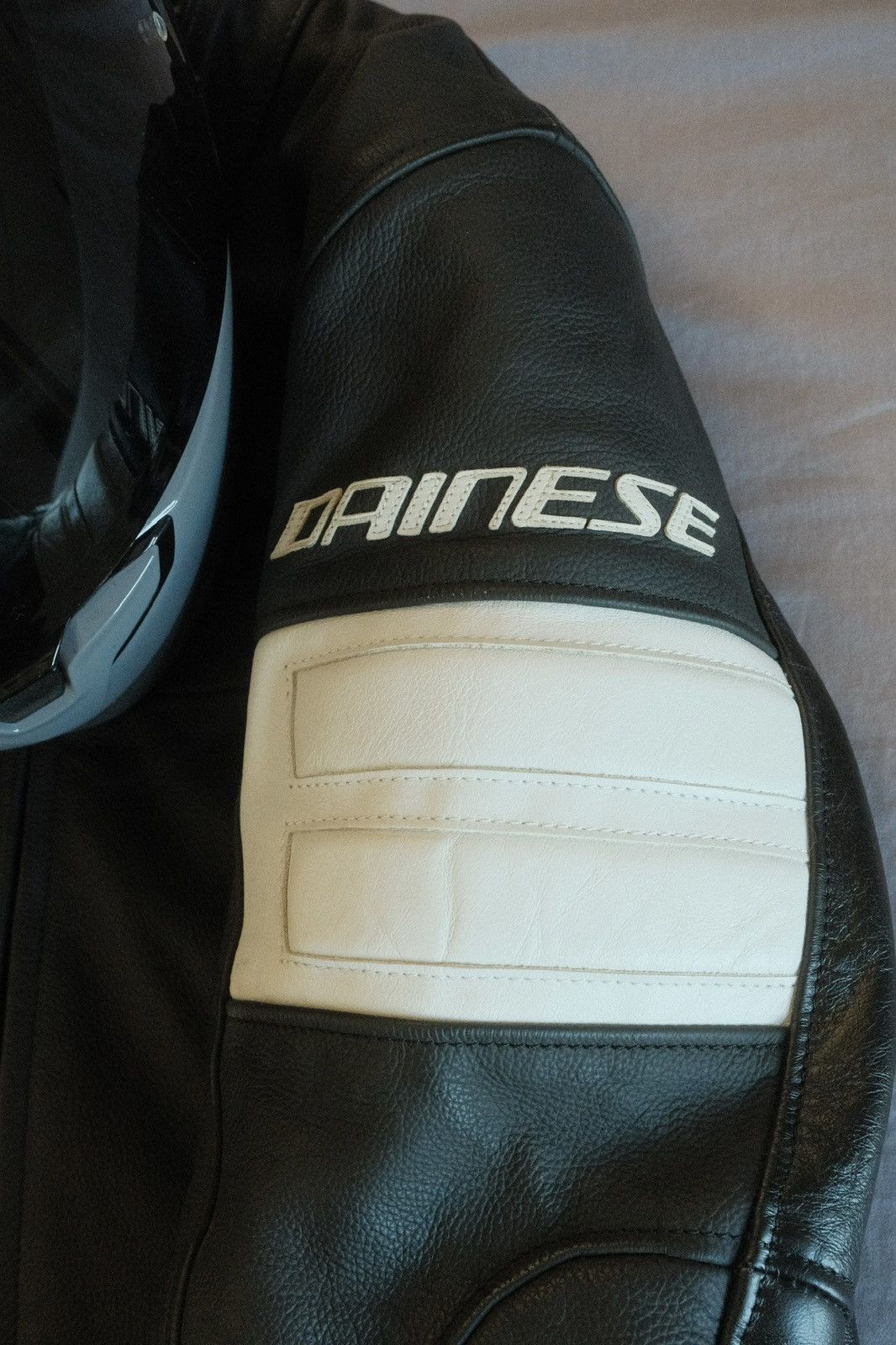 Other Dianese Men’s 48 Black Leather Motorcycle Jacket Size US M / EU 48-50 / 2 - 7 Thumbnail