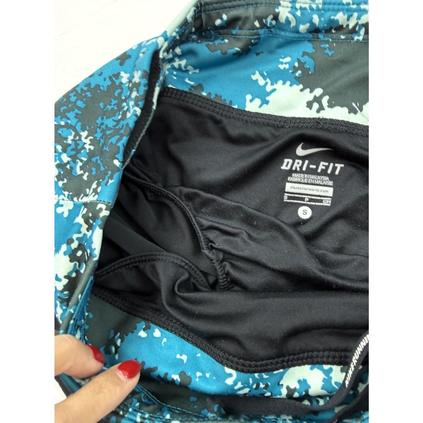 Nike Nike Shorts Womens Small Black Dri-Fit Running Lined 3.5in Camo Waistband Size 28" / US 6 / IT 42 - 4 Thumbnail