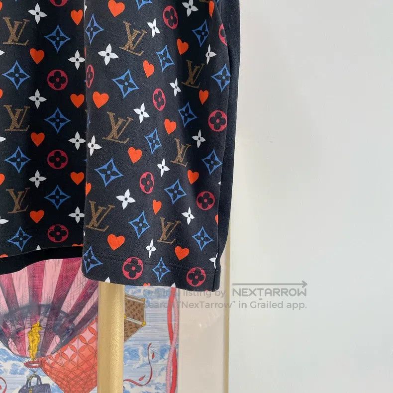 Louis Vuitton Louis Vuitton Full logo T-shirt Size M / US 6-8 / IT 42-44 - 4 Thumbnail